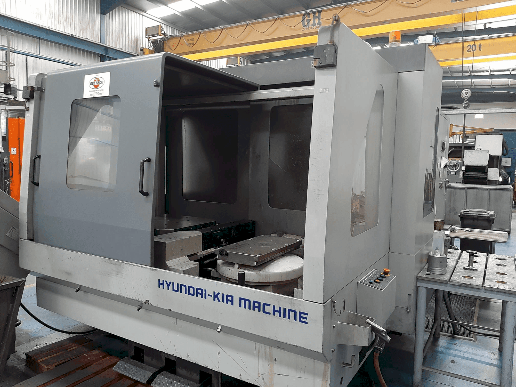 Makine Hyundai KH-63G - Önden görünüm