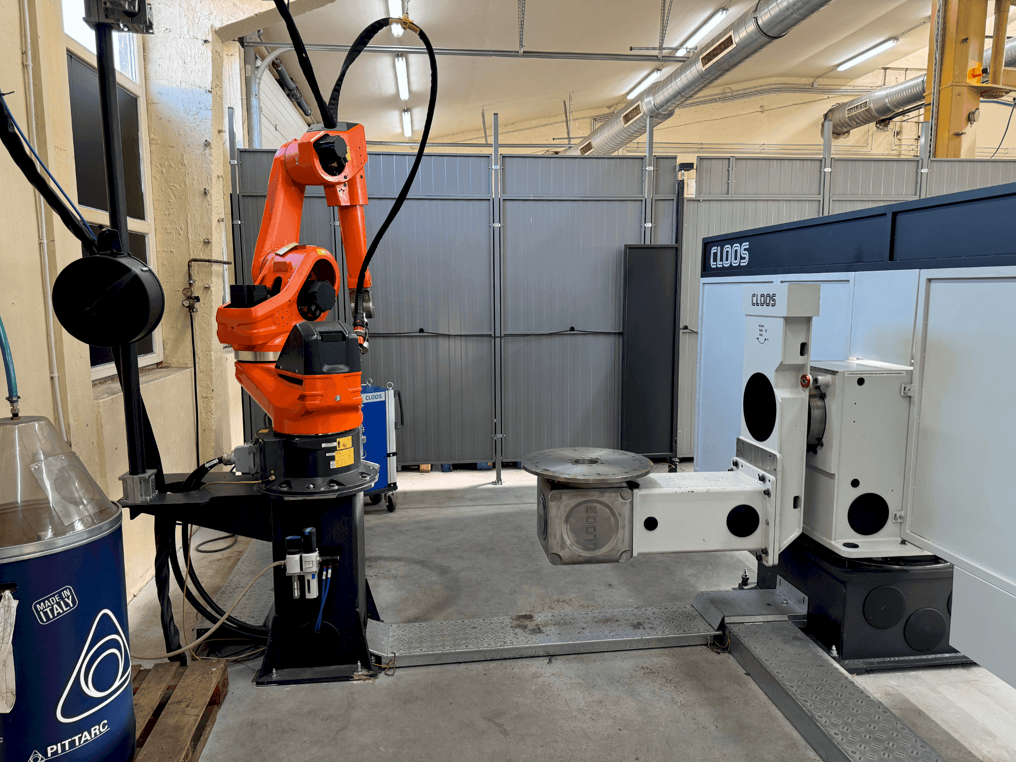 Makine CLOOS QIROX CS-50 - Önden görünüm