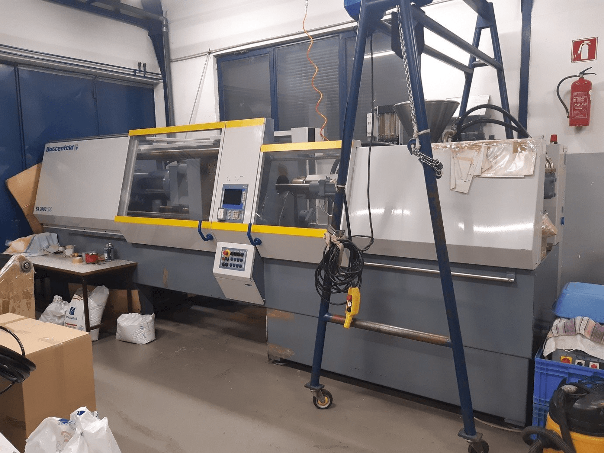 Makine Battenfeld BA 2000/1000 CDC - Önden görünüm