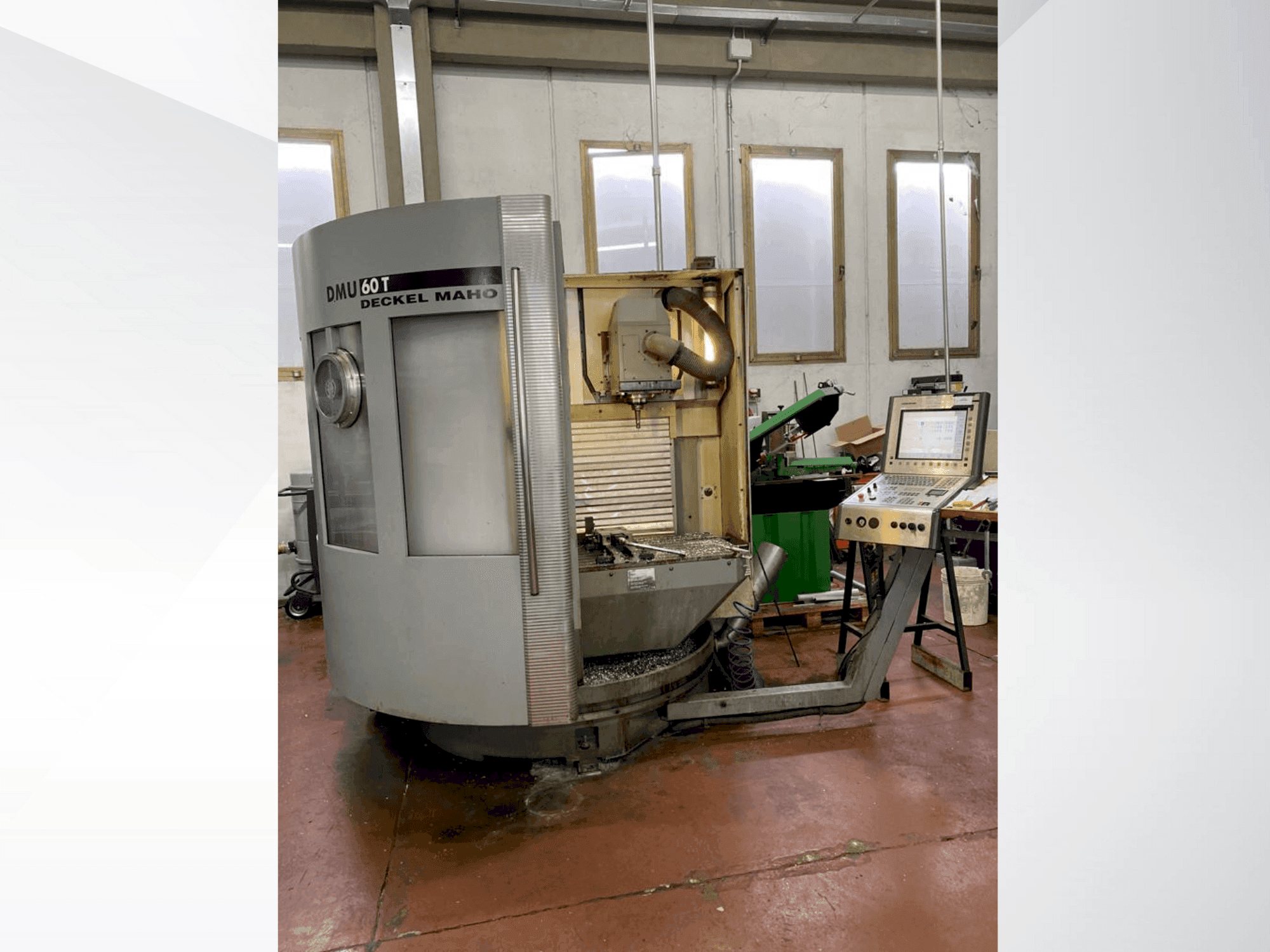 Makine DECKEL MAHO DMU 60T - Önden görünüm