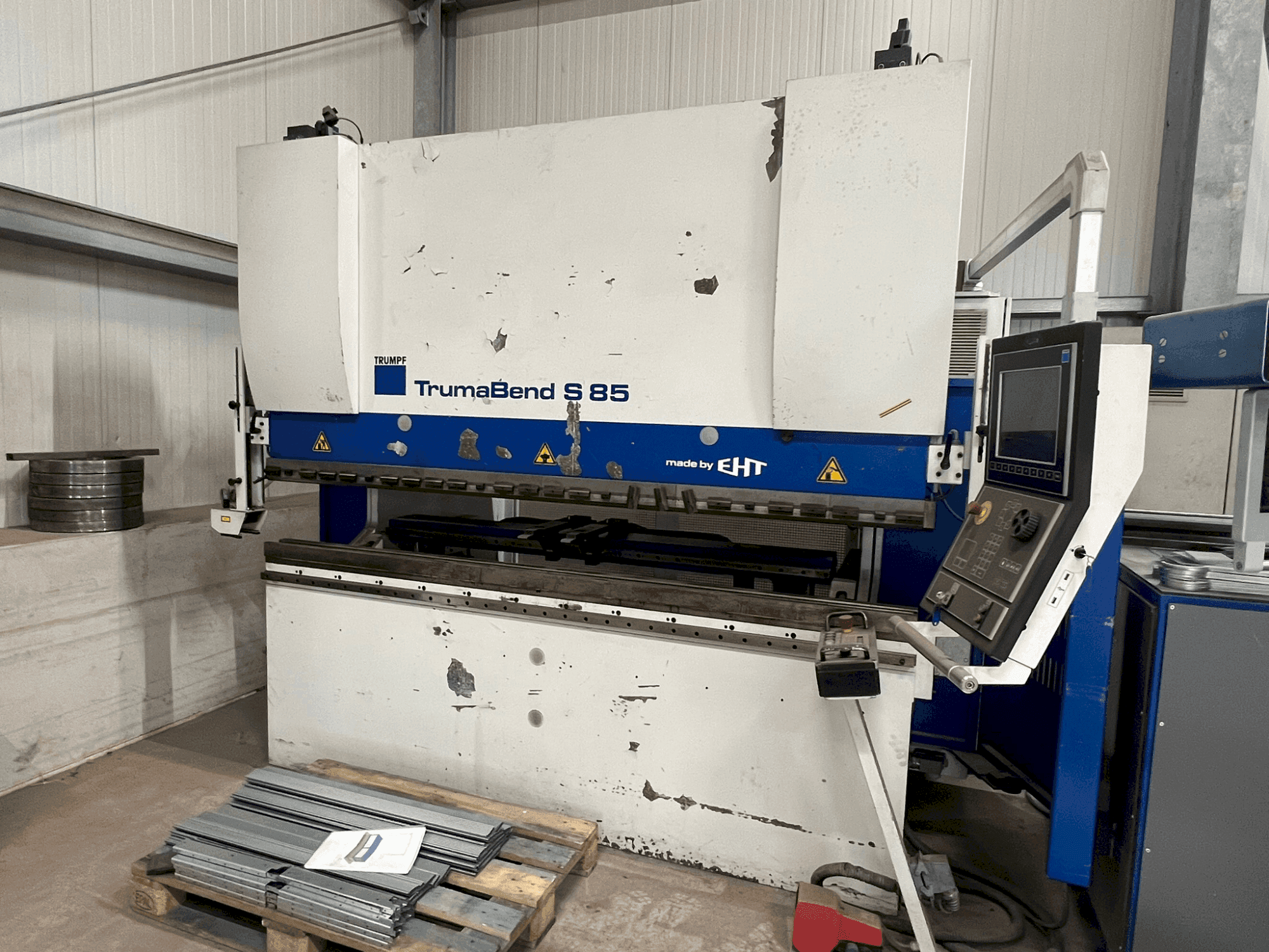 Makine TRUMPF TrumaBend S 85 - 25 - Önden görünüm