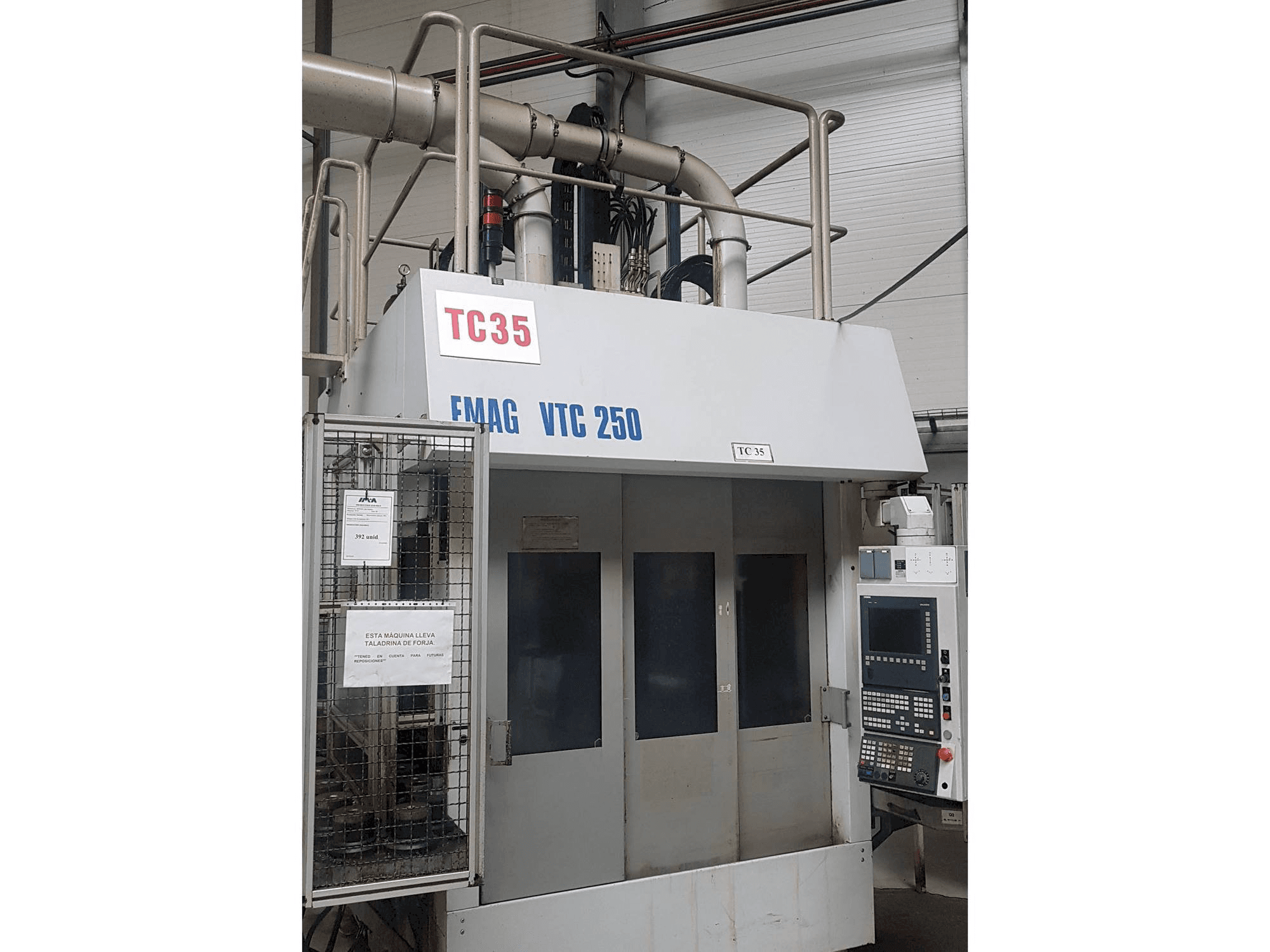 Makine EMAG VTC 250 - Önden görünüm