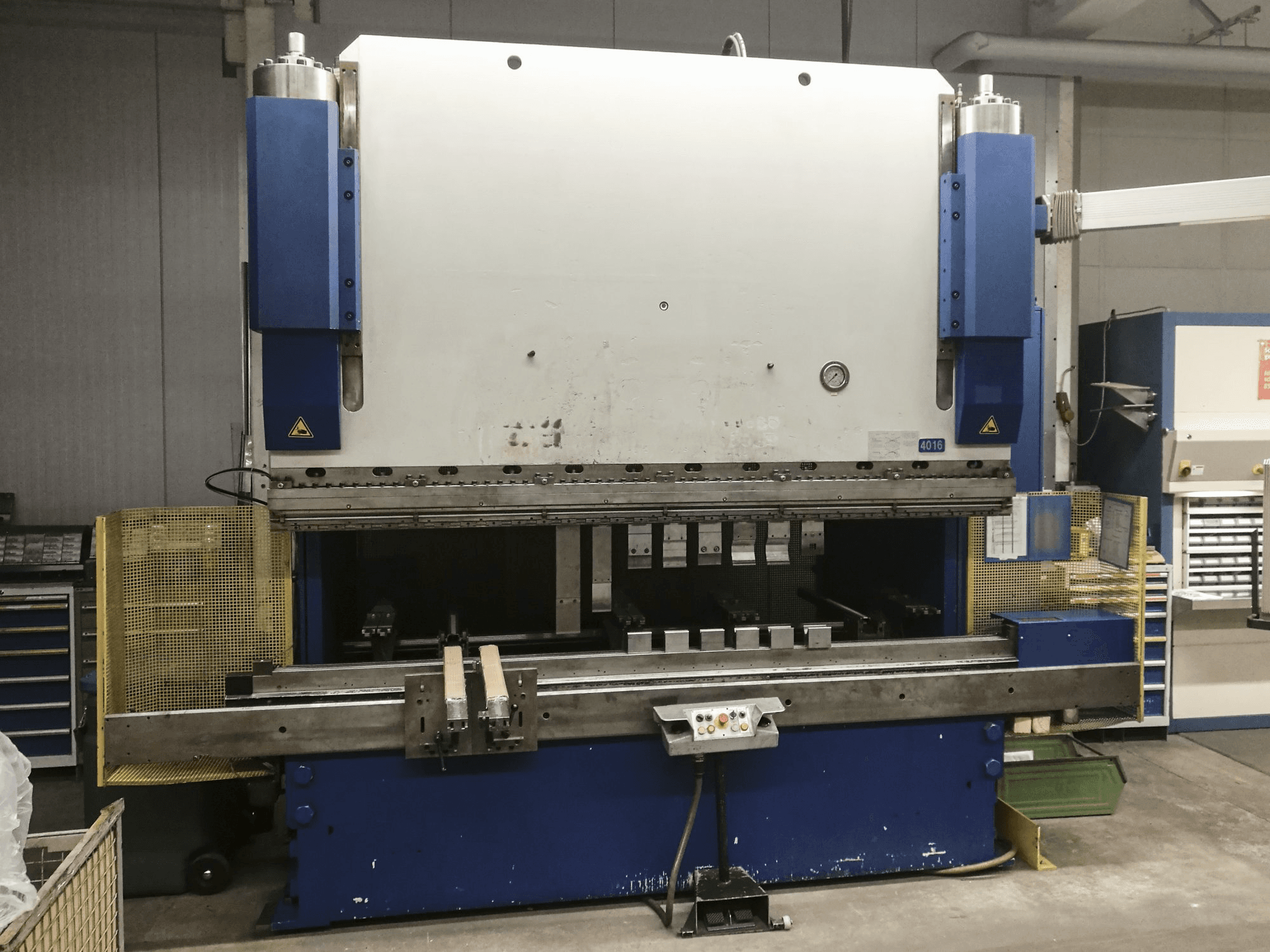 Makine HAEMMERLE - Önden görünüm AP 200-3100