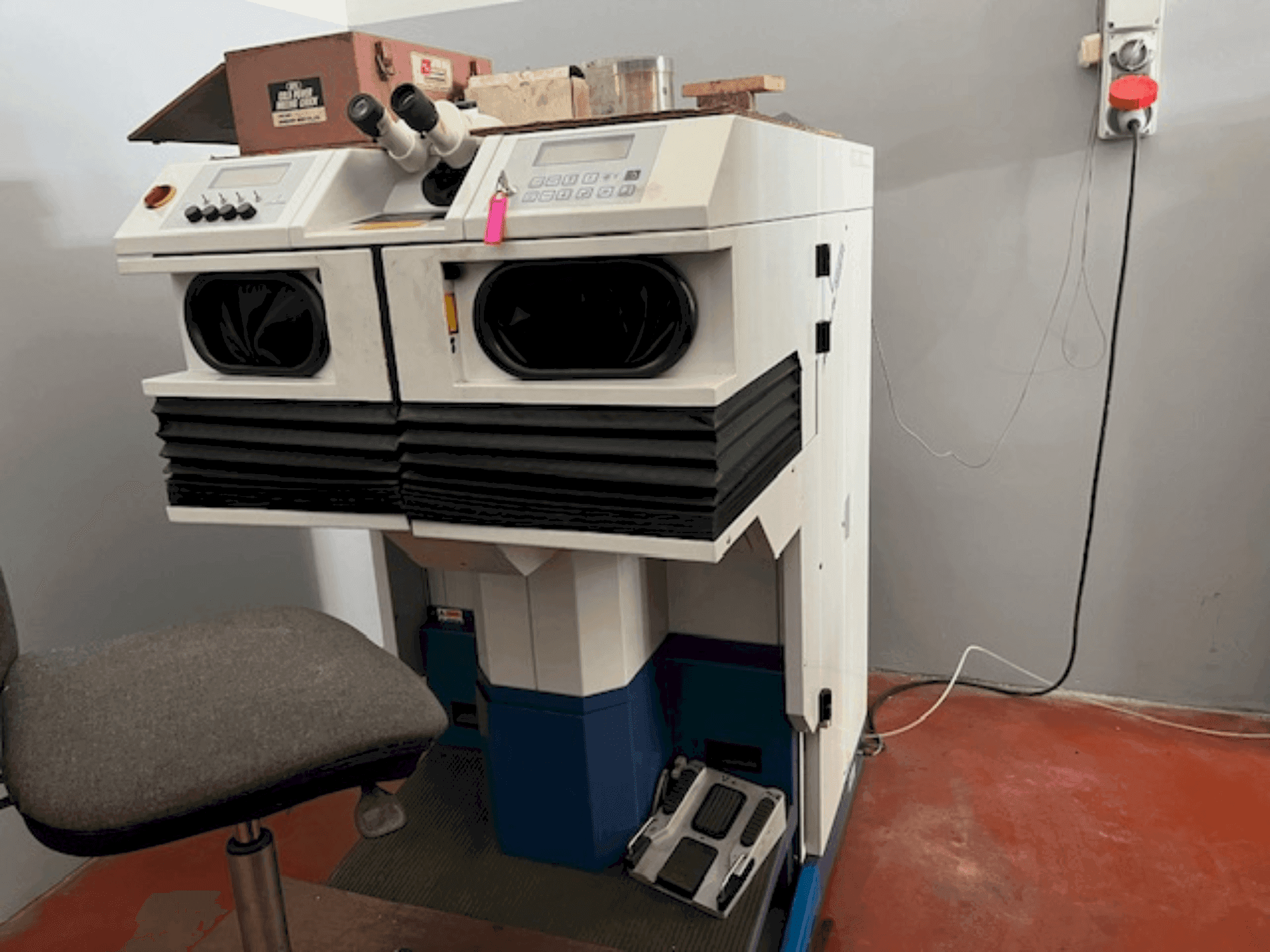 Makine ALPHA LASER ALW 150 - Önden görünüm