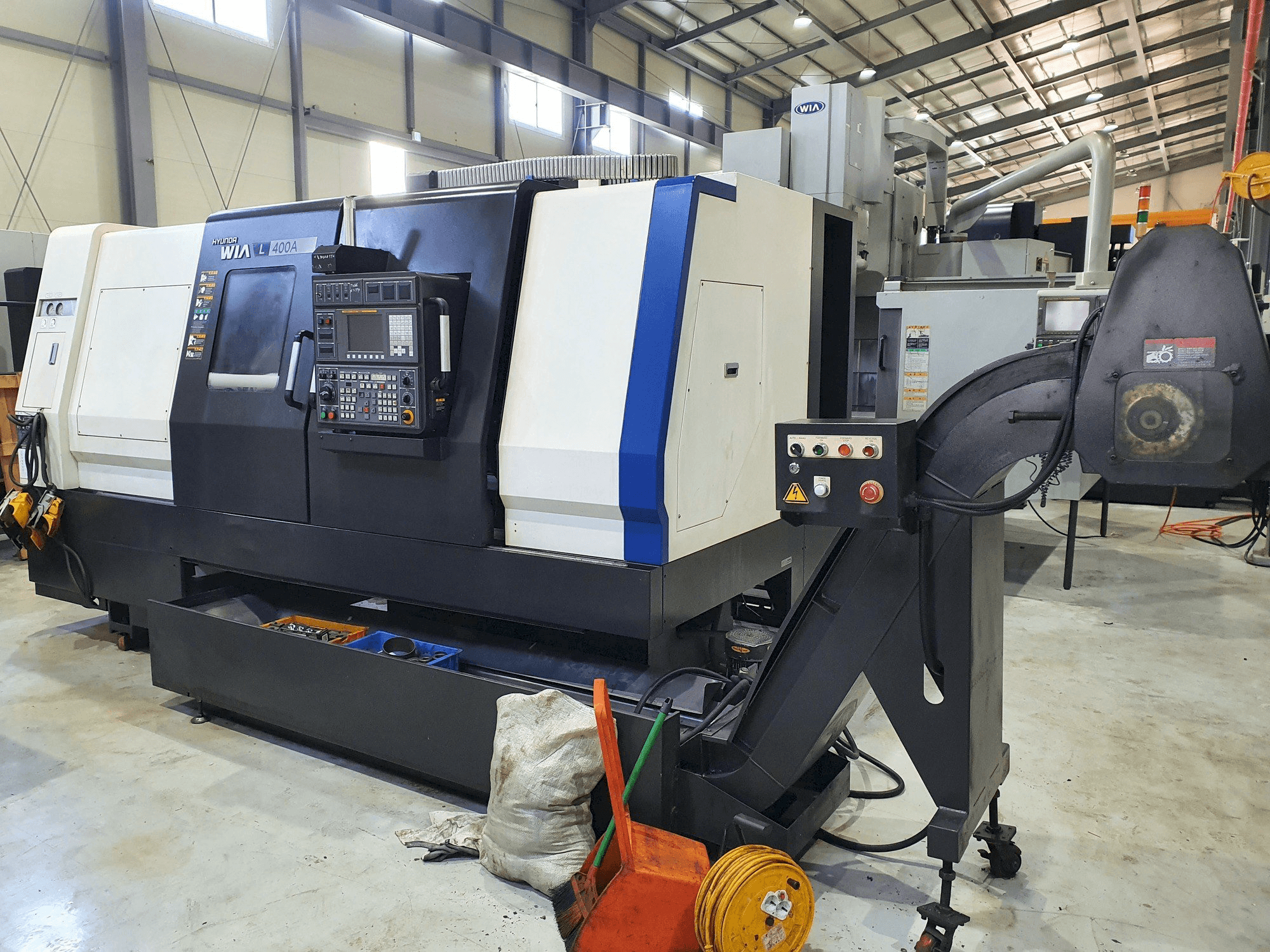 Makine Hyundai Wia L400A - Önden görünüm