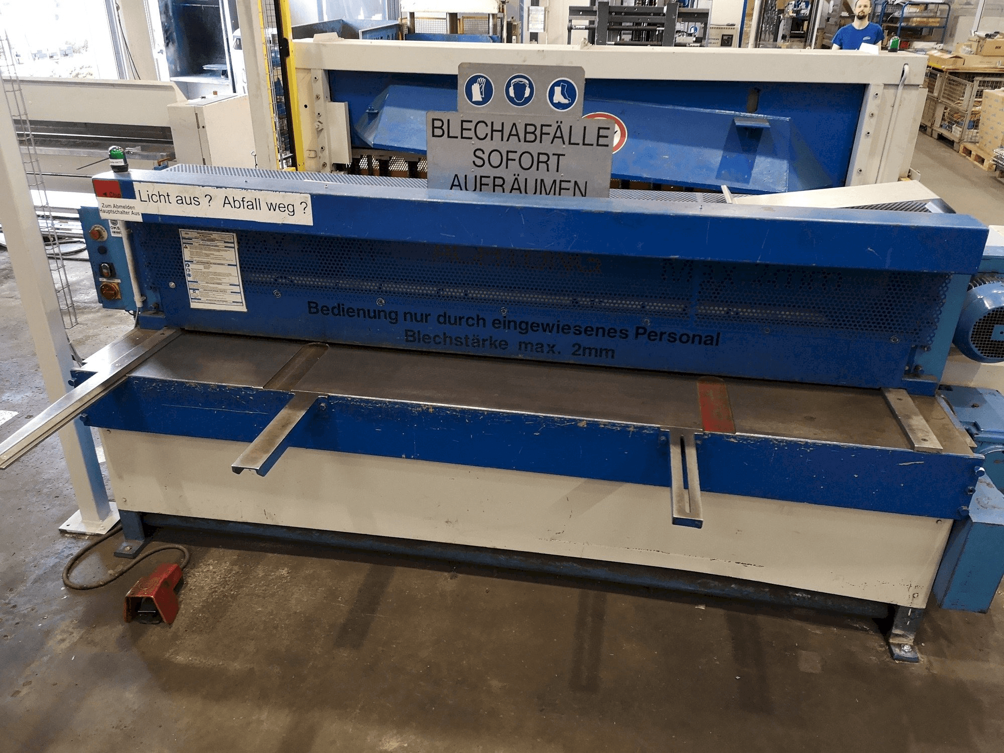 Makine KNUTH KMT 2500/3 - Önden görünüm