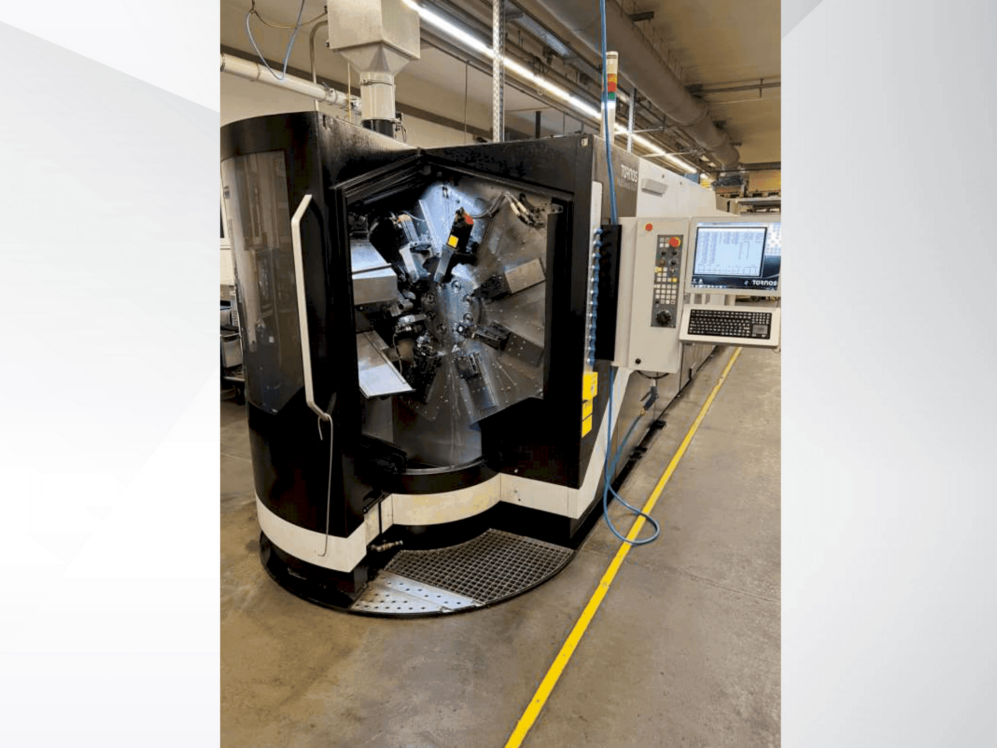 Makine Tornos MultiSwiss 8x26 - Önden görünüm