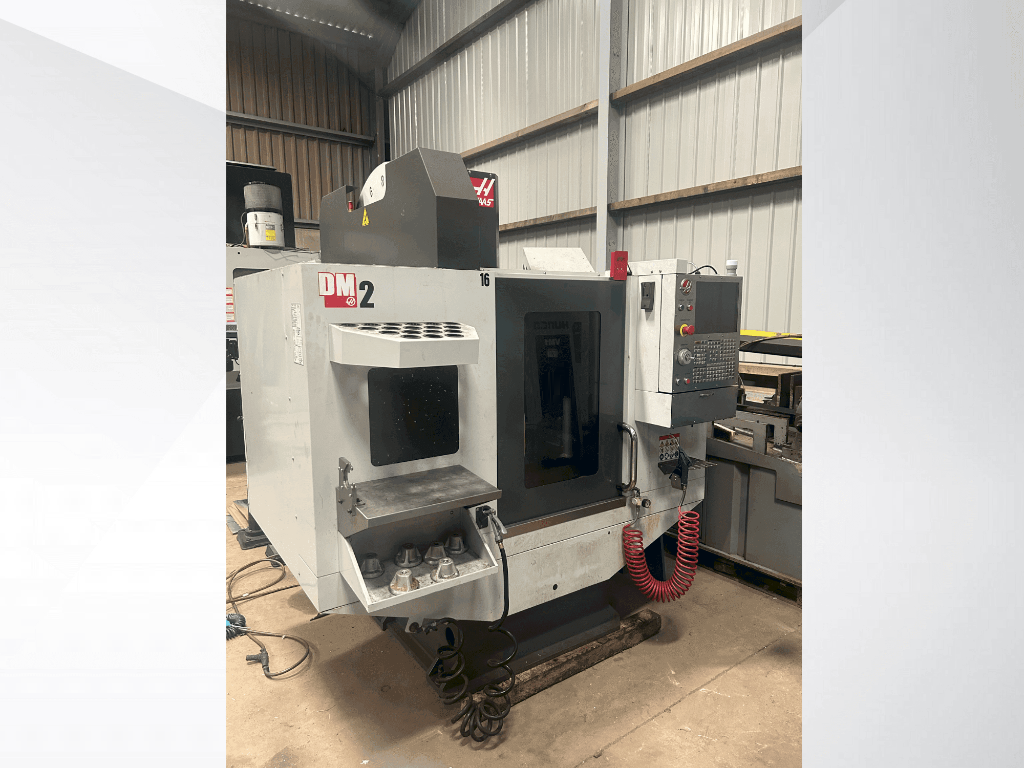 Makine HAAS DM-2 - Önden görünüm