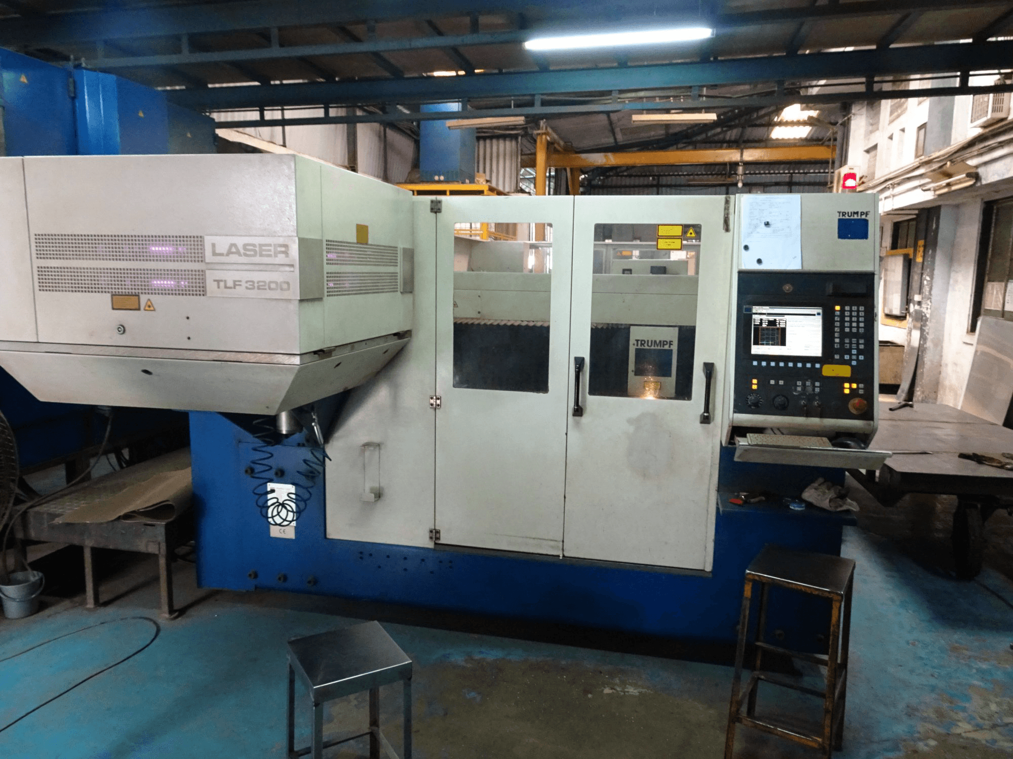 Makine Trumpf - Önden görünüm Trumatic L3020