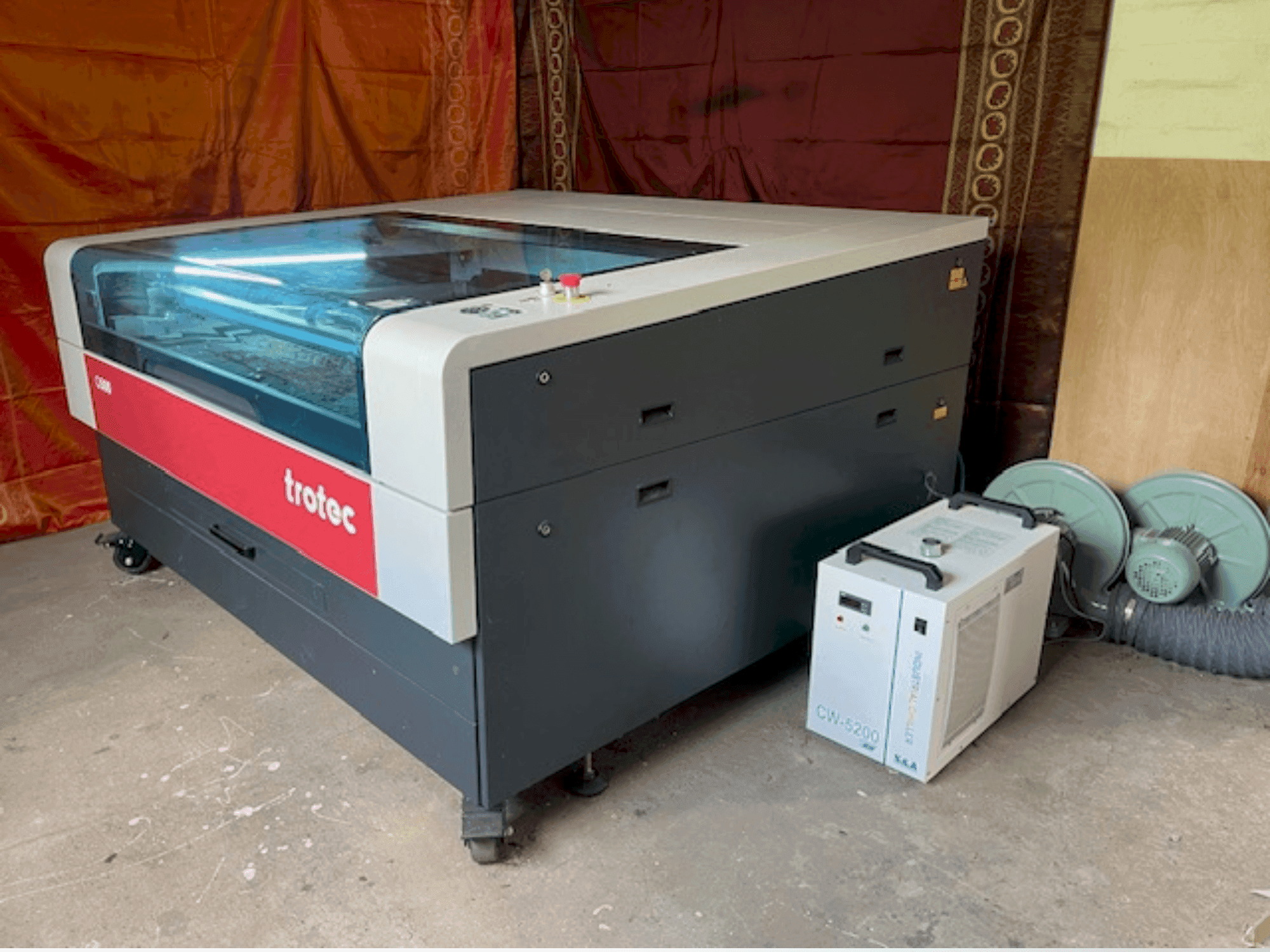 Makine Trotec Q500 - Önden görünüm