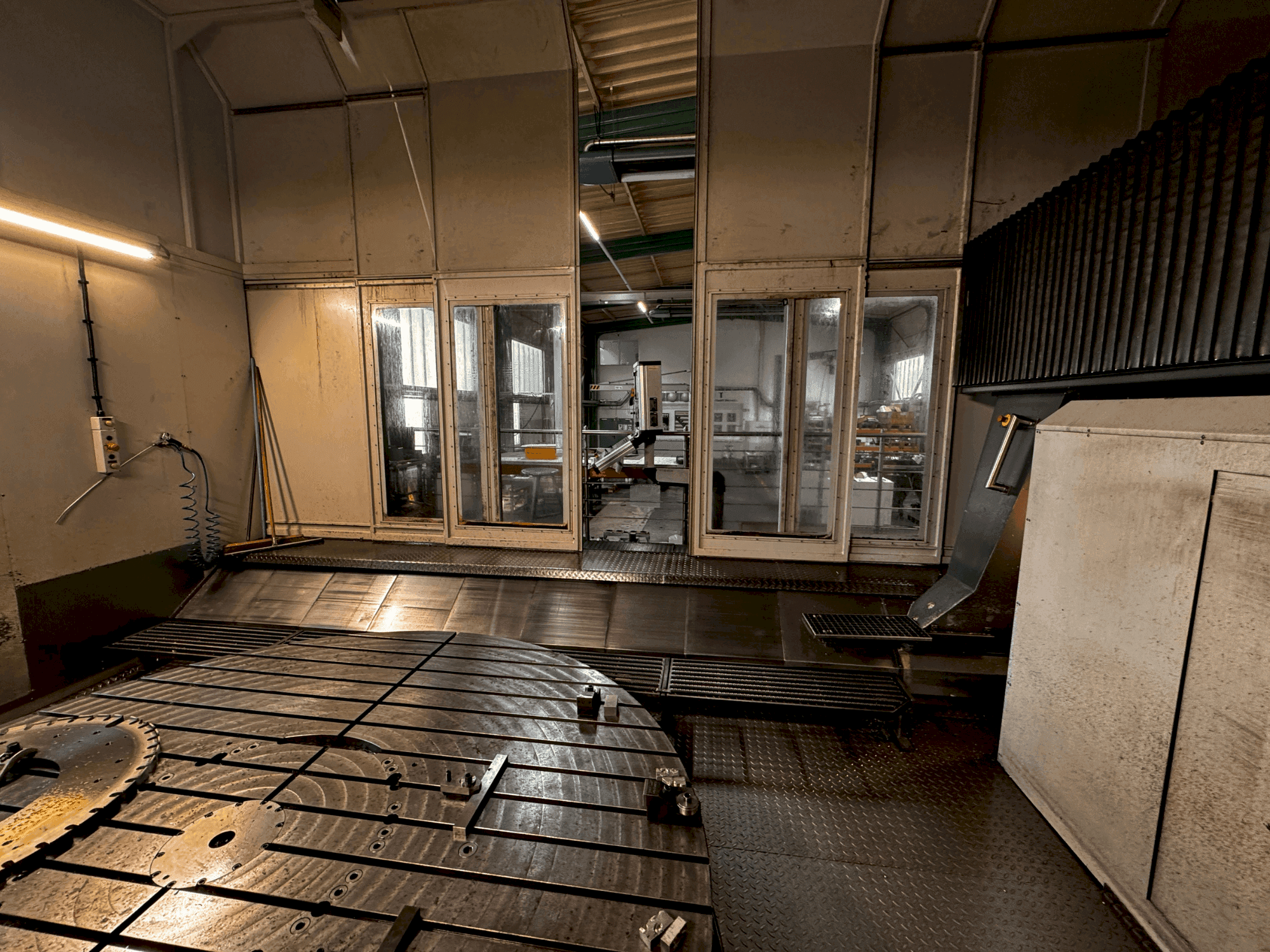 Makine AXA VPC 2800-U - Önden görünüm