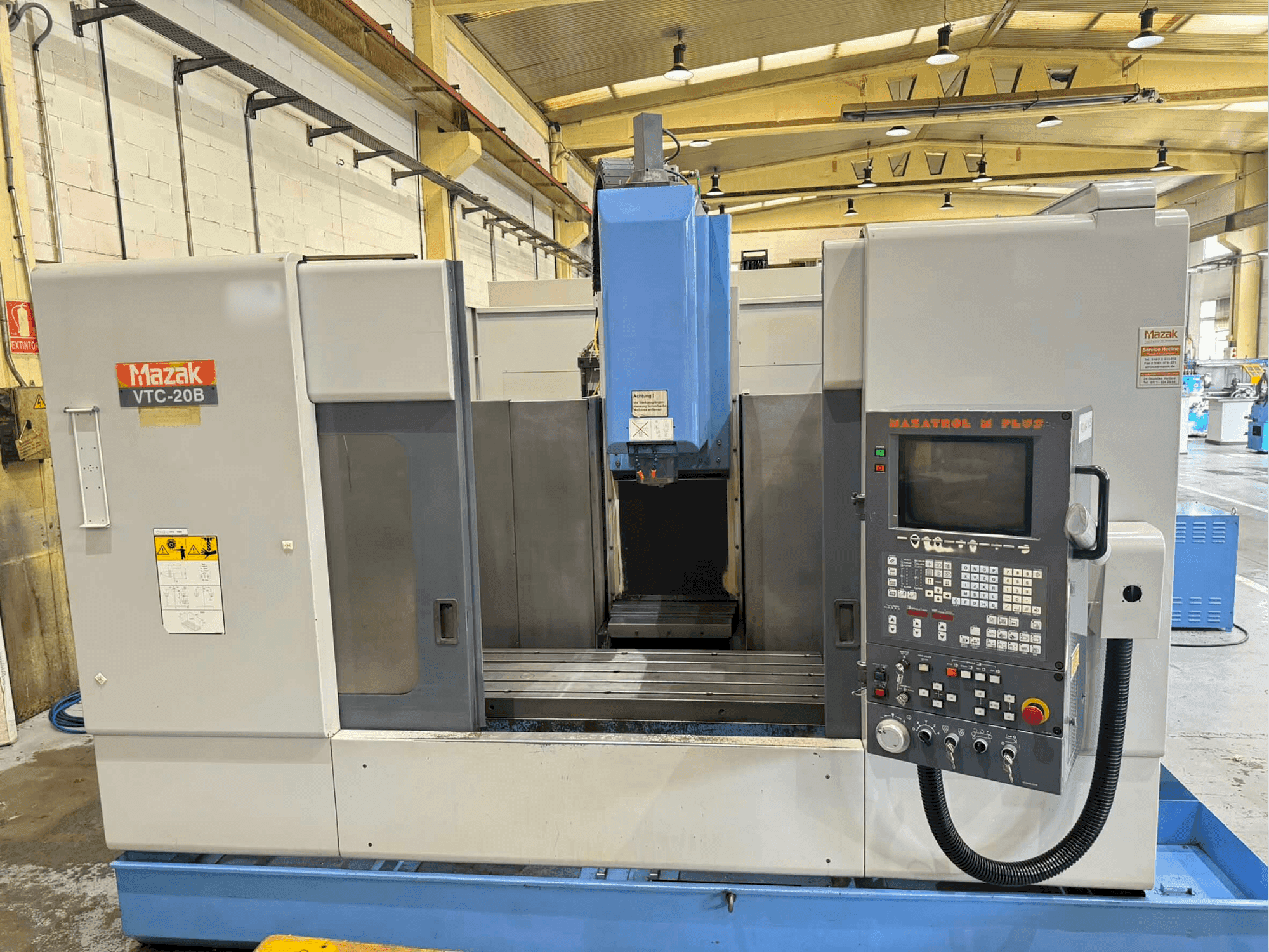 Makine Mazak VTC 20 B - Önden görünüm