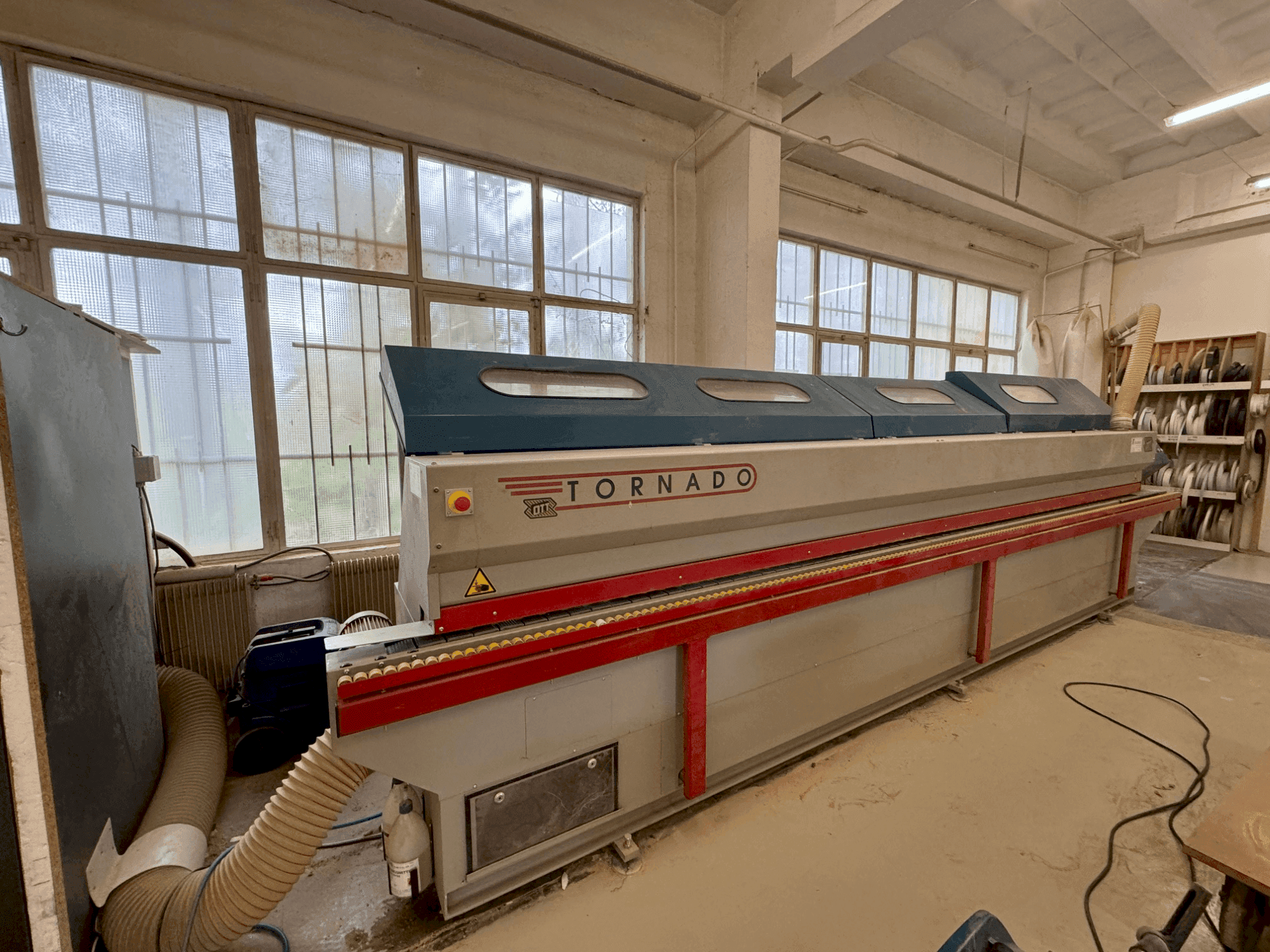 Makine OTT Tornado - Önden görünüm