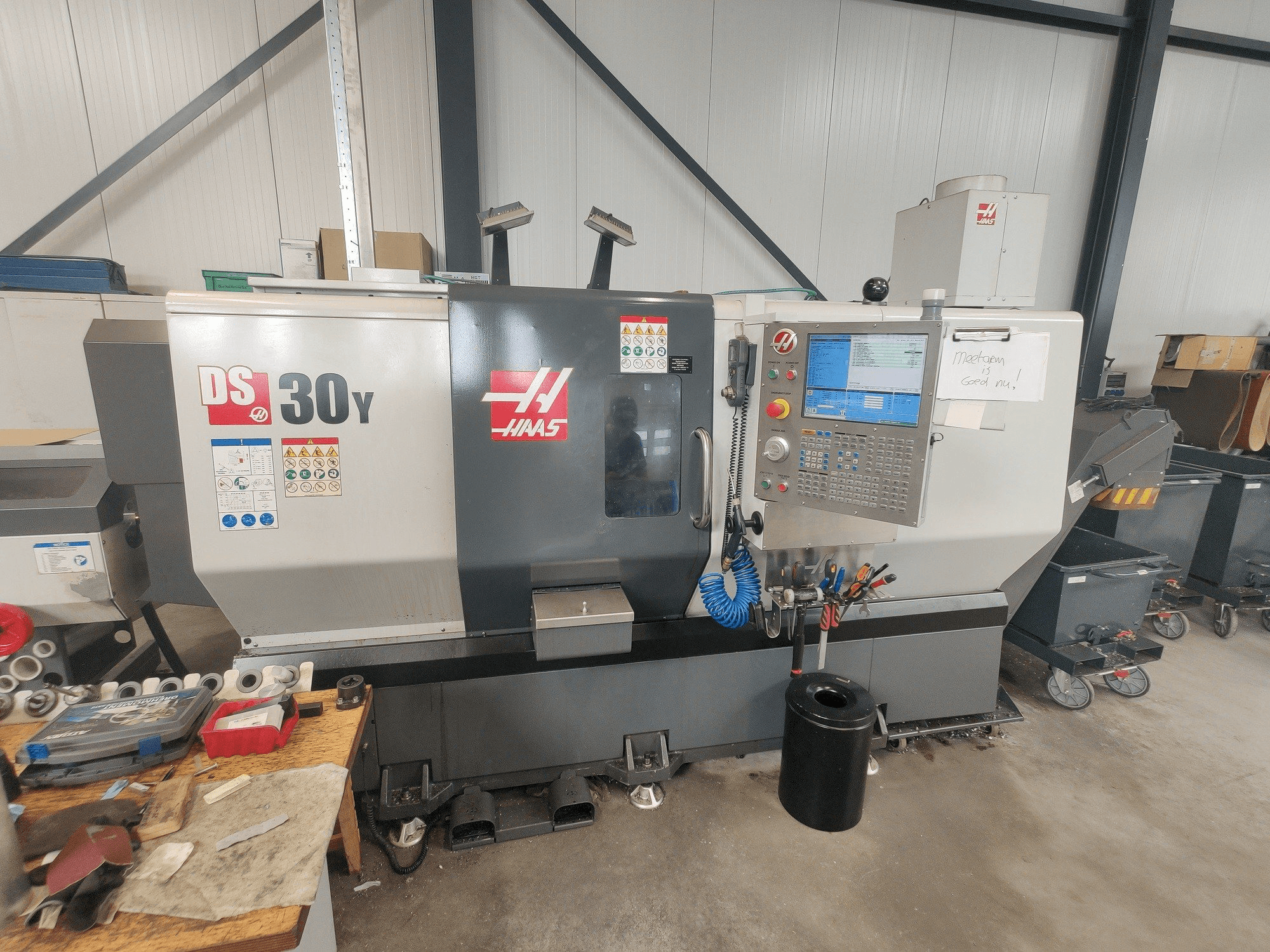 Makine HAAS DS30Y - Önden görünüm