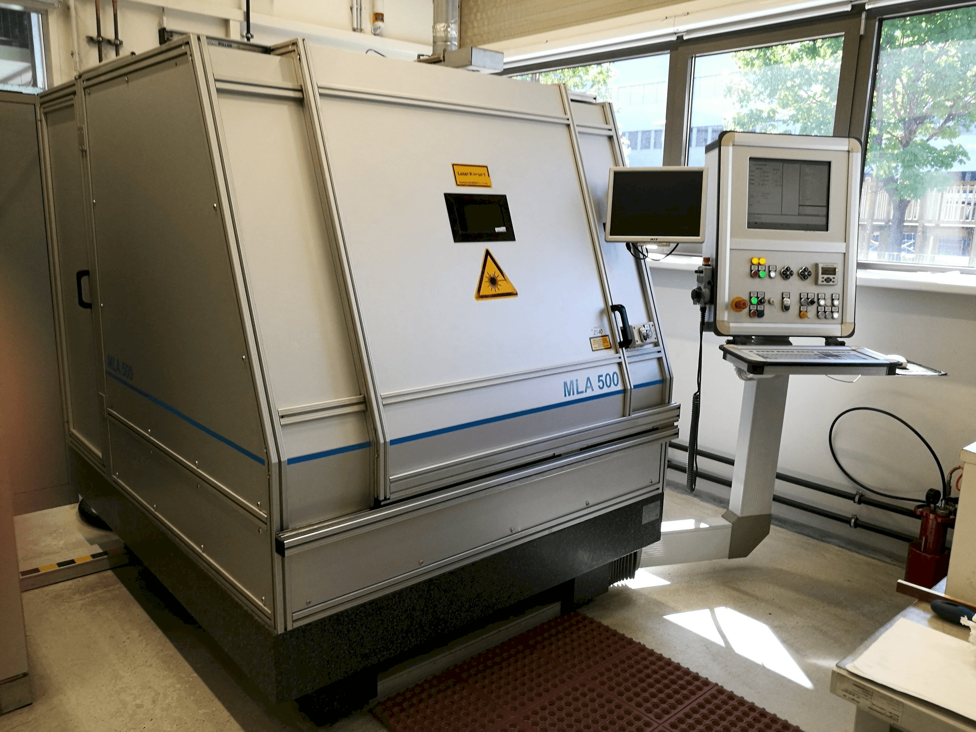 Makine LLT APPLIKATION MLA 500 - Önden görünüm