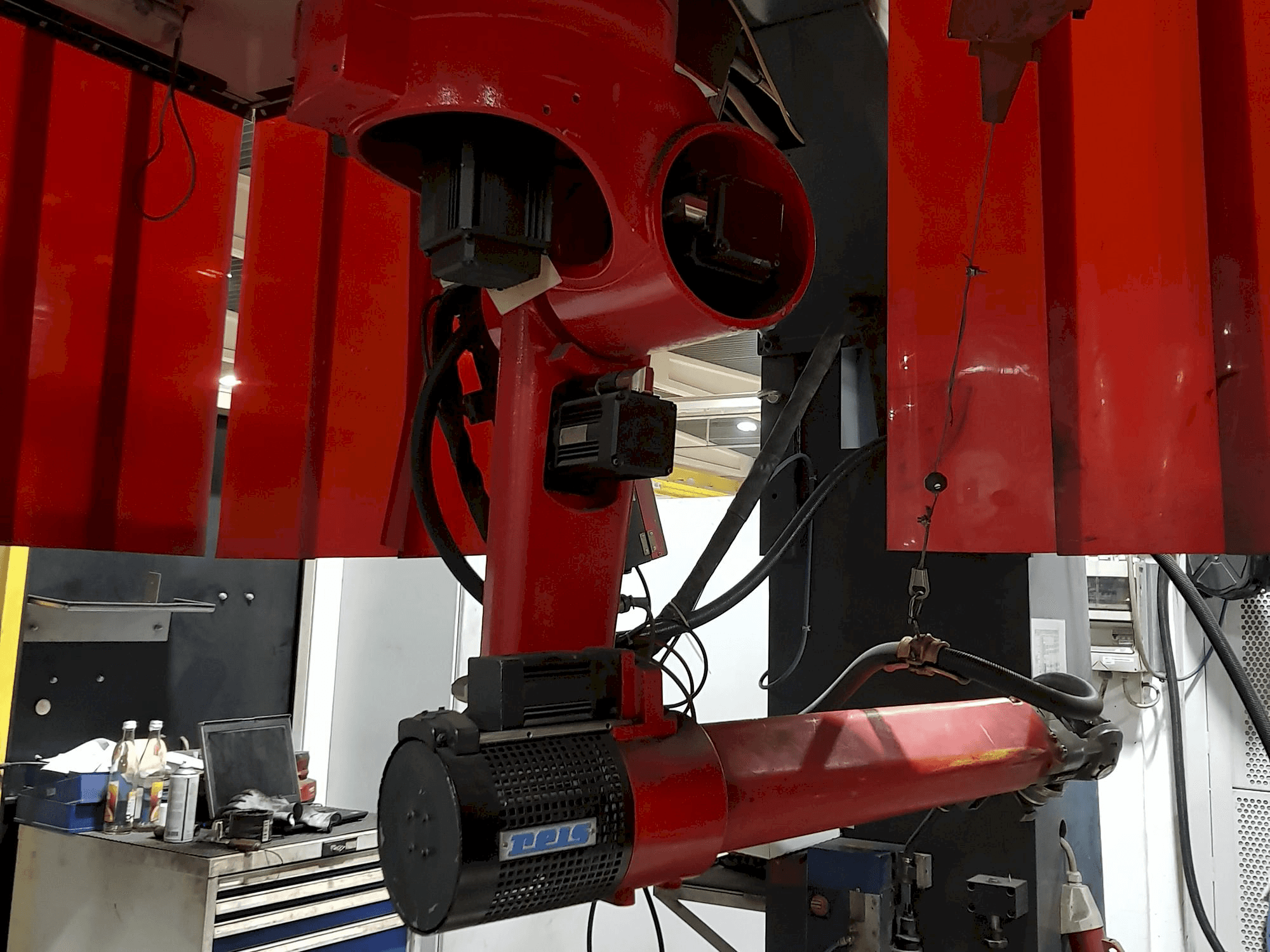 Makine Reis Robotics RV30-16 - Önden görünüm