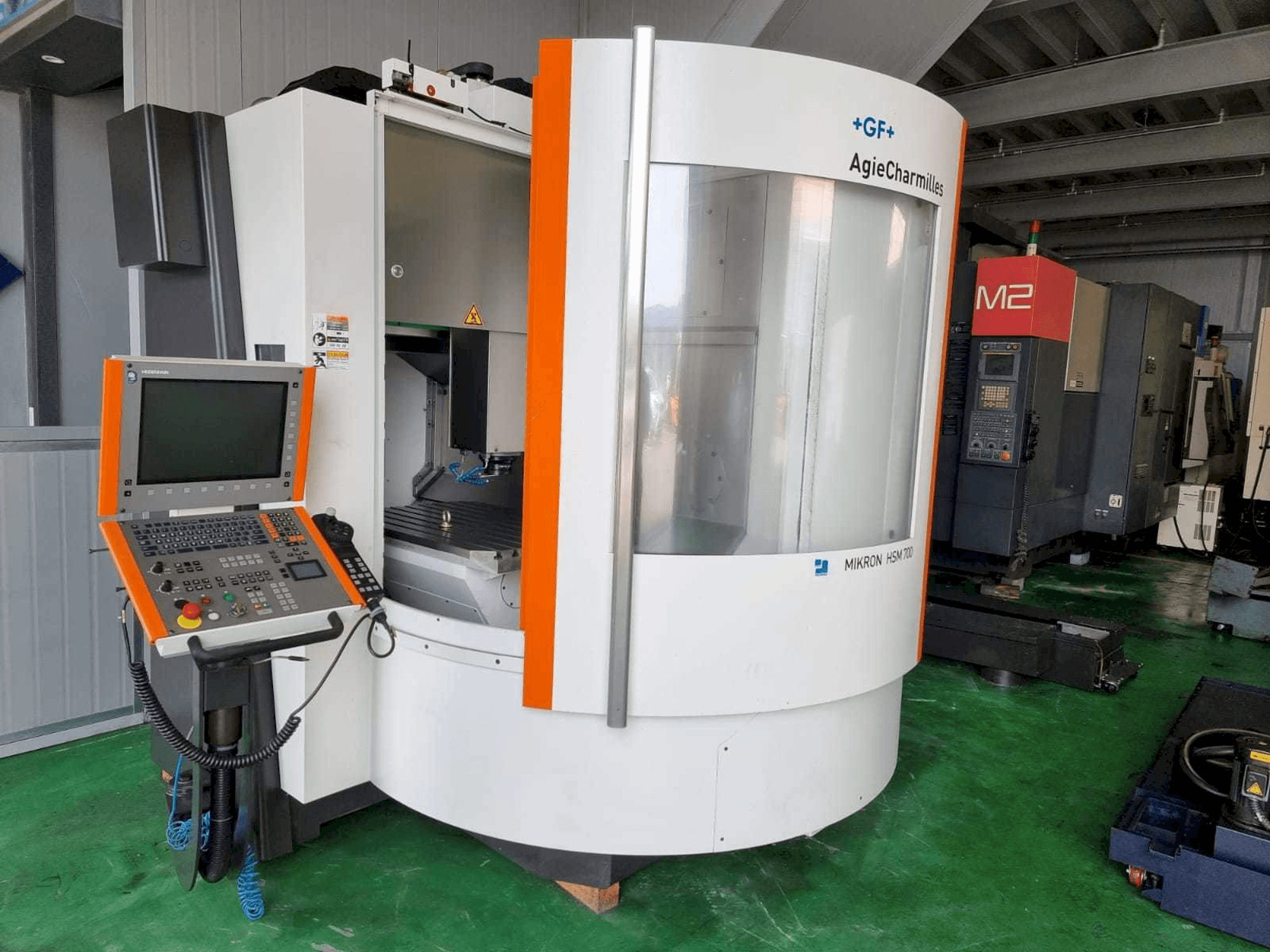 Makine GF AgieCharmilles Mikron HSM 700 - Önden görünüm