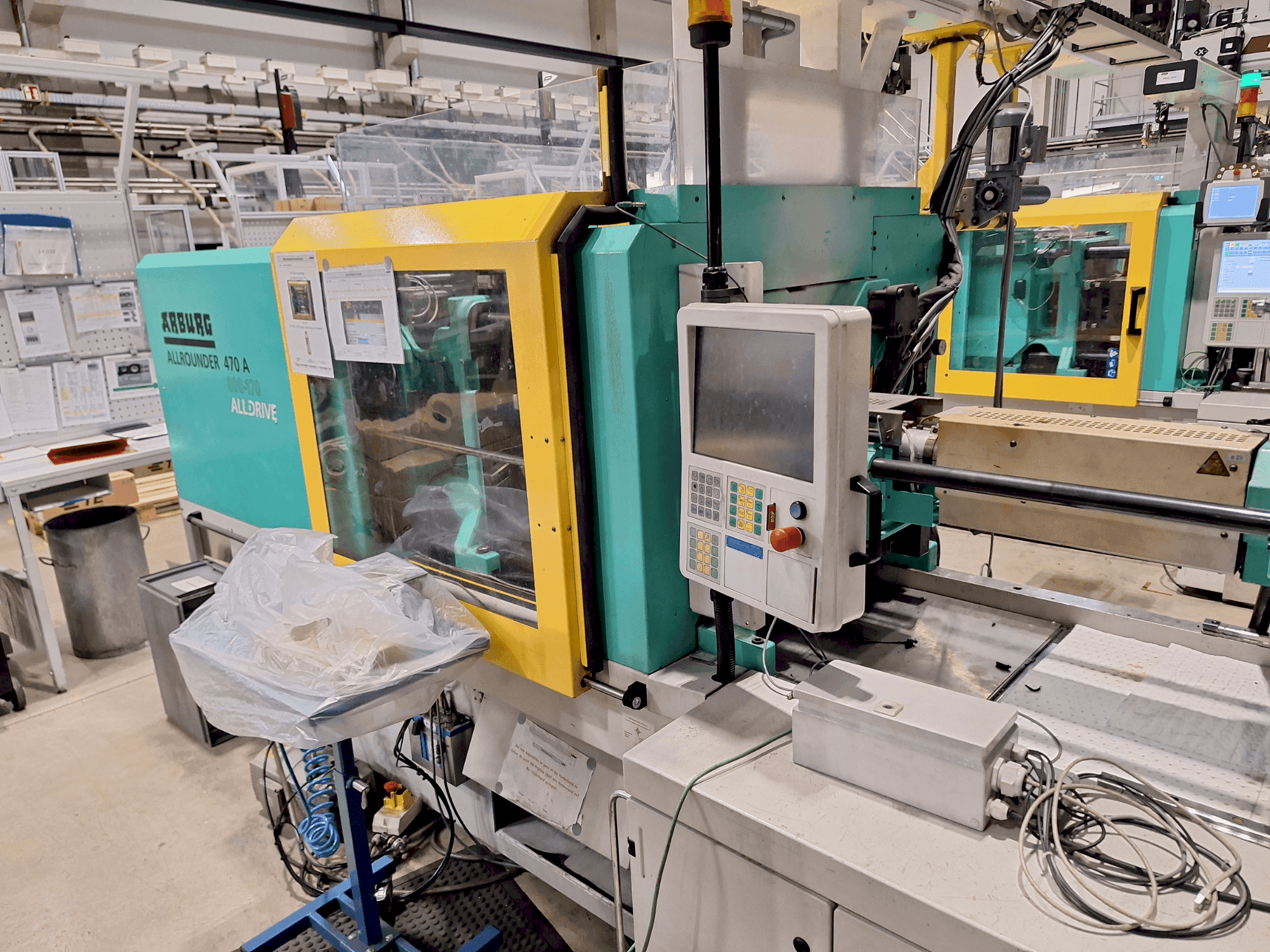 Makine Arburg 470 A 800-170 - Önden görünüm