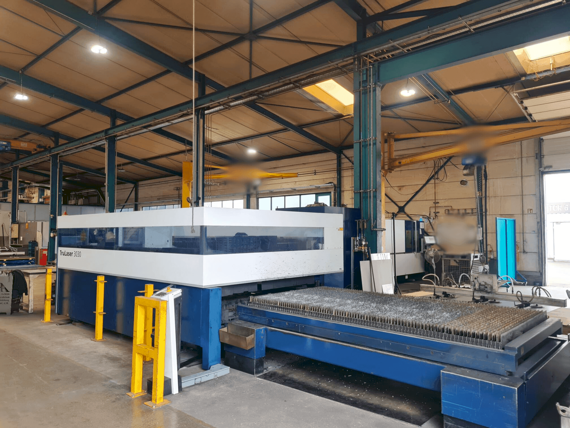 Makine TRUMPF L3030 - Önden görünüm