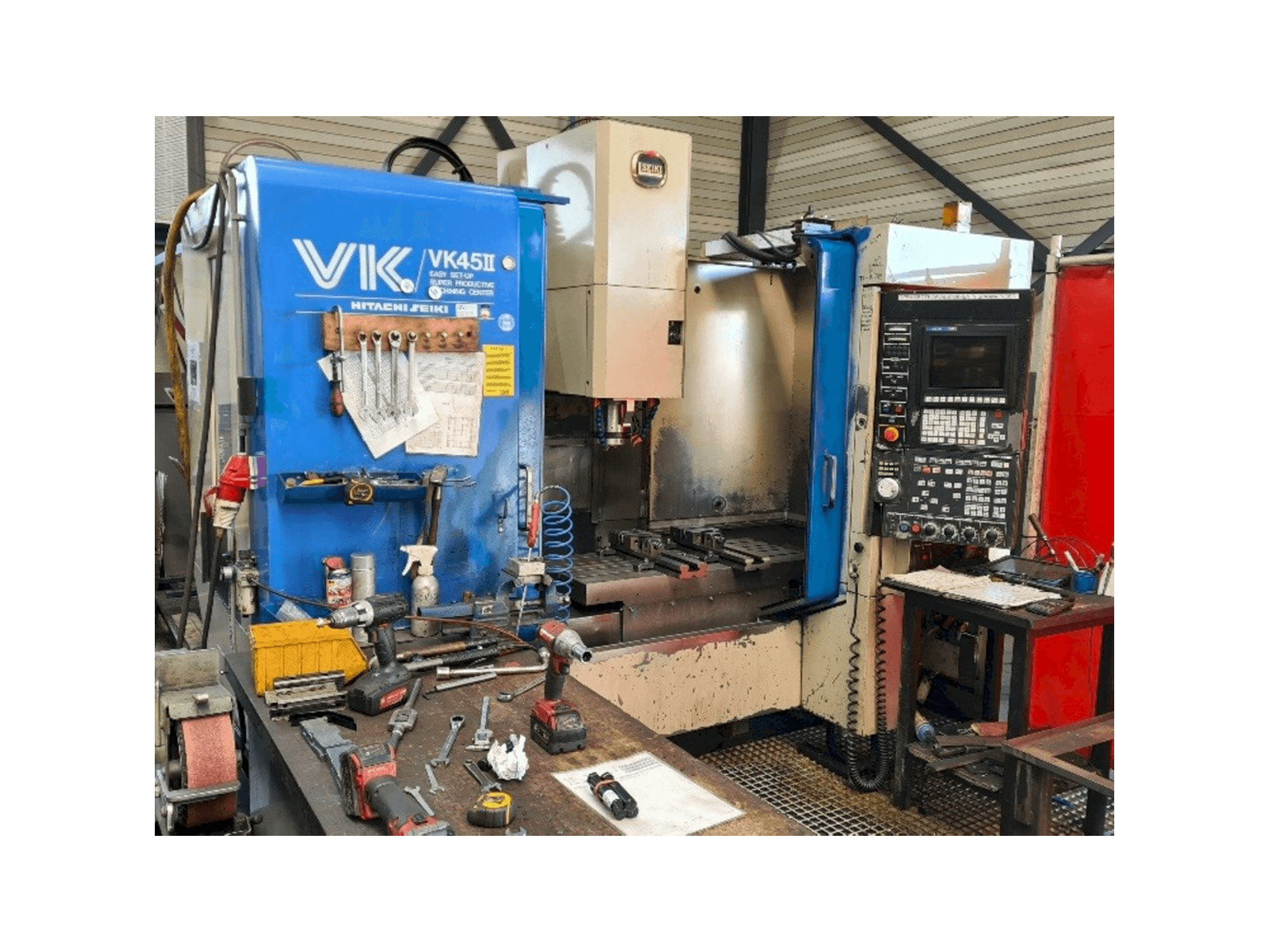 Makine HITACHI SEIKI VK45II - Önden görünüm