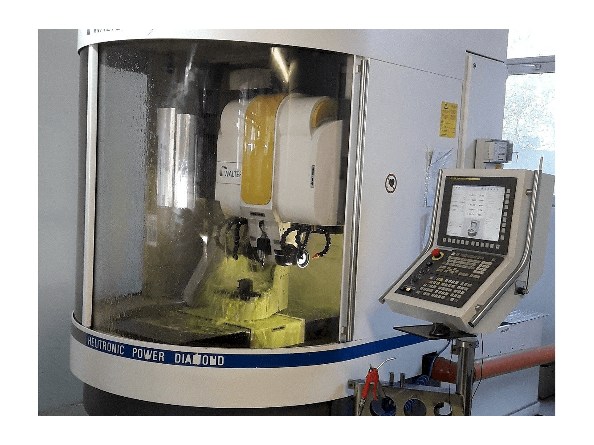 Makine Walter Helitronic Power F - Önden görünüm