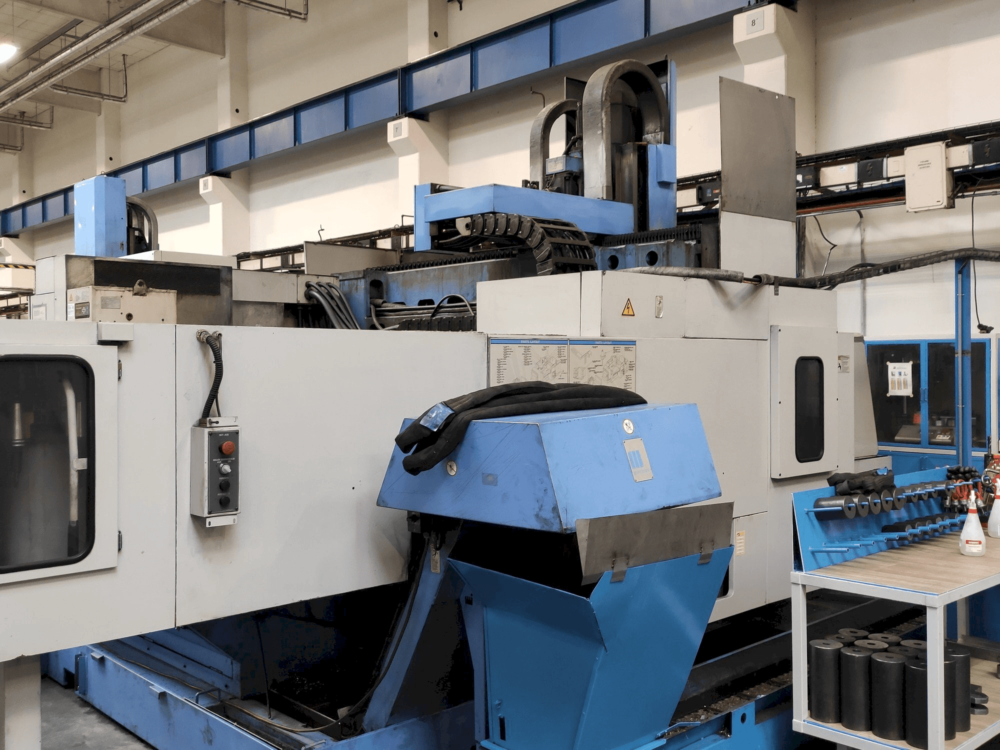 Makine Mazak FJV 60/80 - Önden görünüm