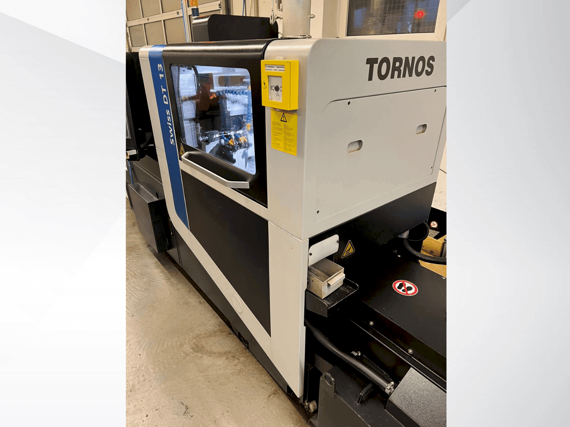 Makine Tornos Swiss DT 13 - Önden görünüm