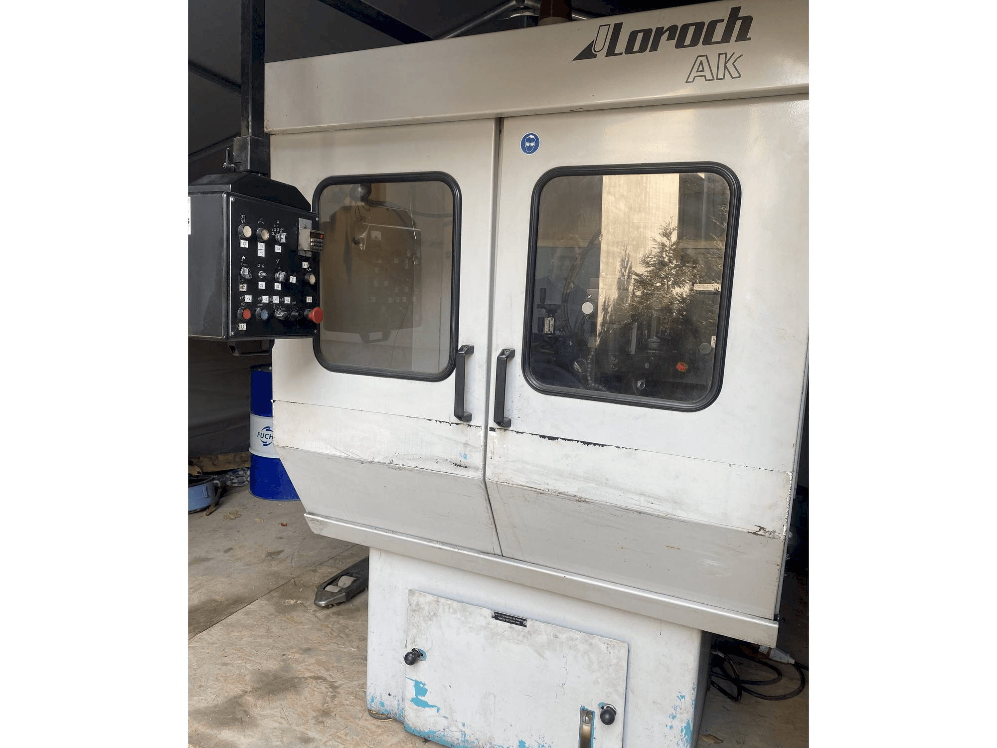 Makine Loroch AK - Önden görünüm