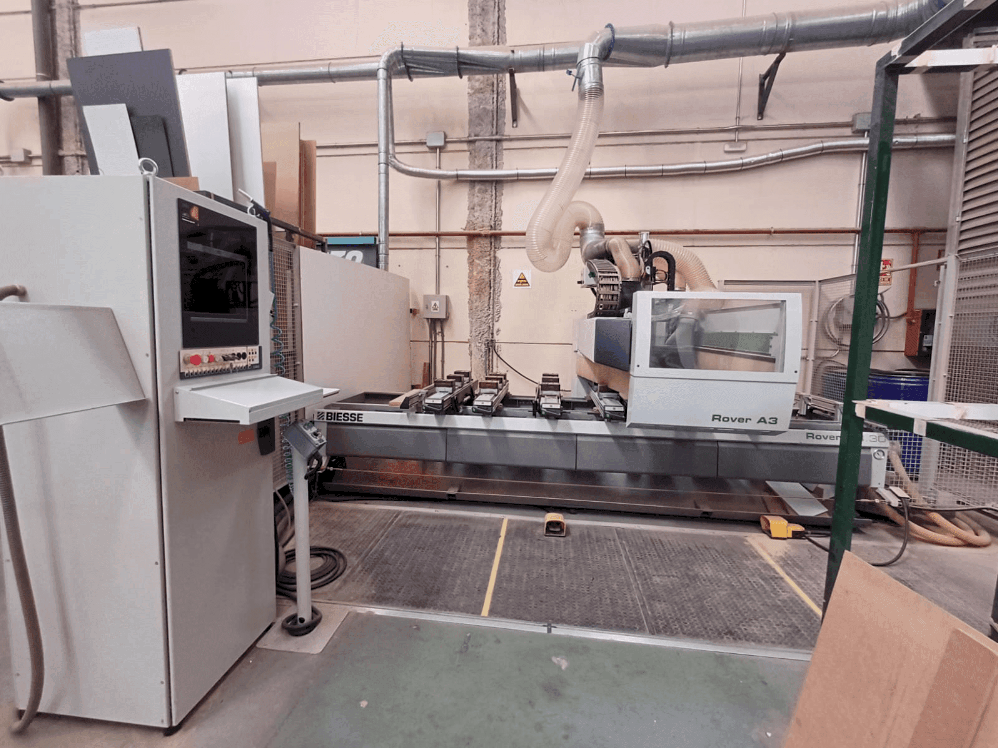 Makine BIESSE OVER A 330 K3 S - Önden görünüm