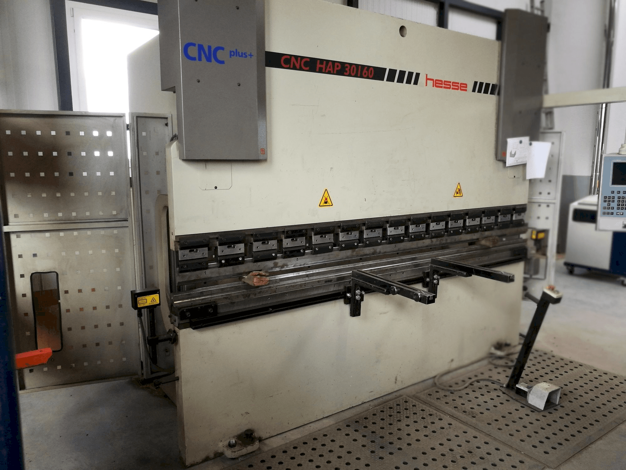 Makine Hesse CNC HAP 30160 - Önden görünüm