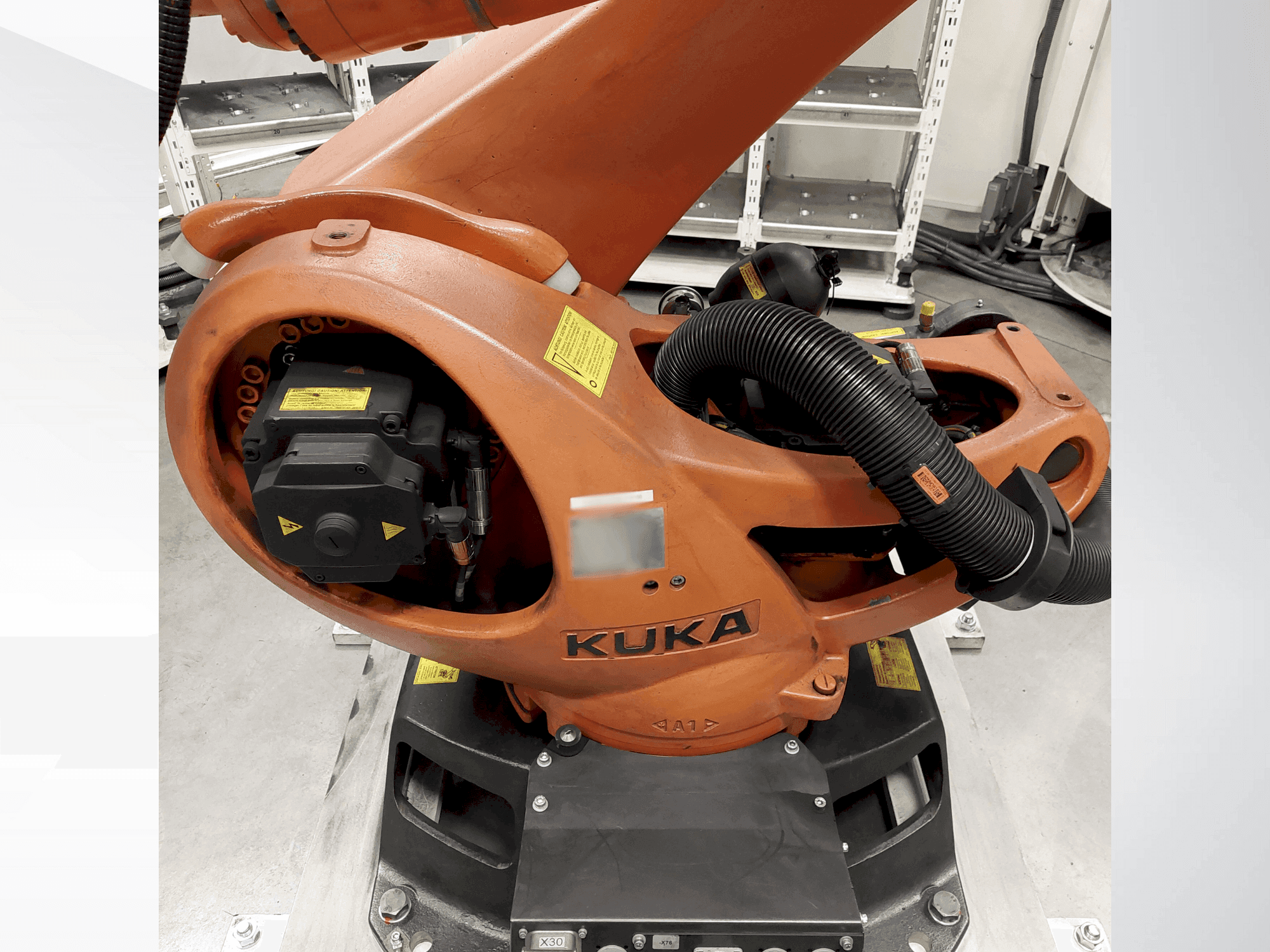 Makine KUKA KR 90 R2700 pro - Önden görünüm