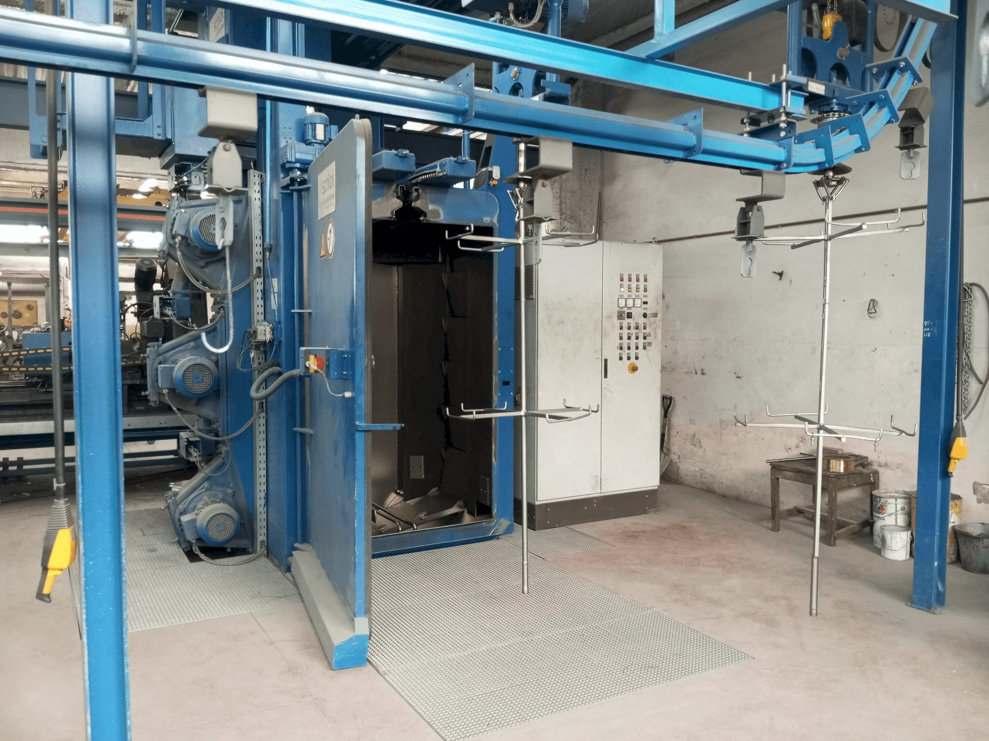 Makine WHEELABRATOR SCHLICK HB 12/20 - Önden görünüm