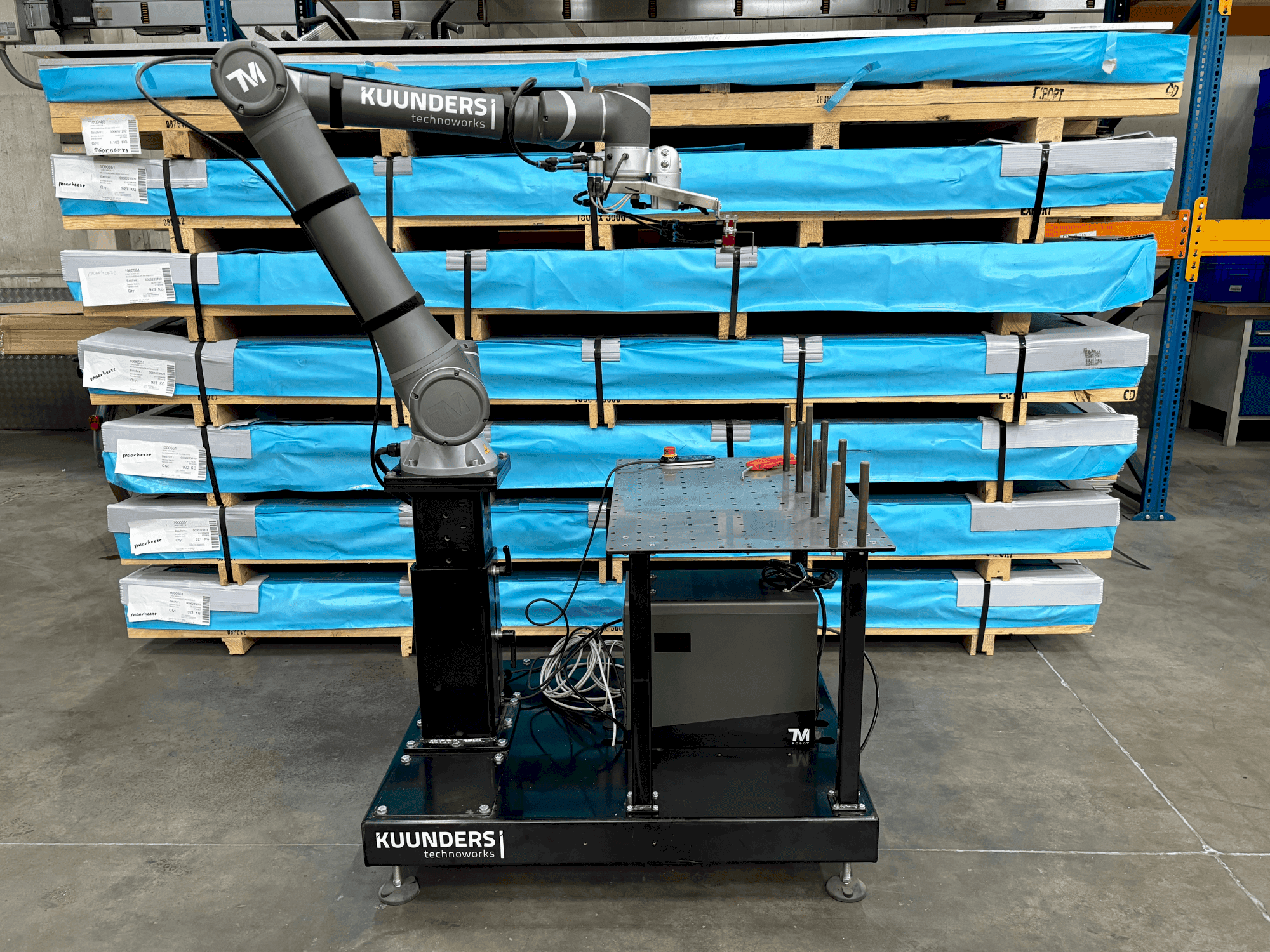 Makine TECHMAN ROBOT TM12 - Önden görünüm