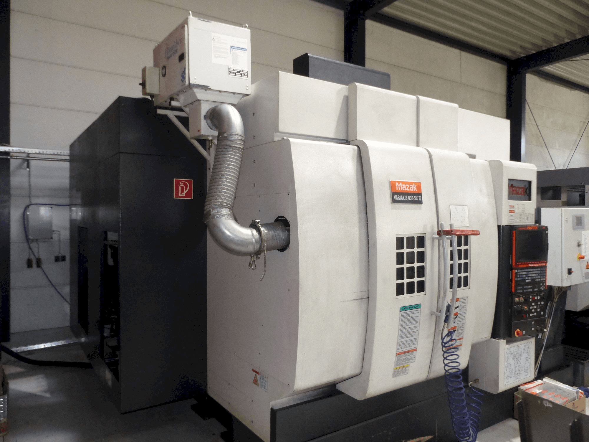 Makine Mazak Variaxis 630-5x II - Sol taraftaki görüntü