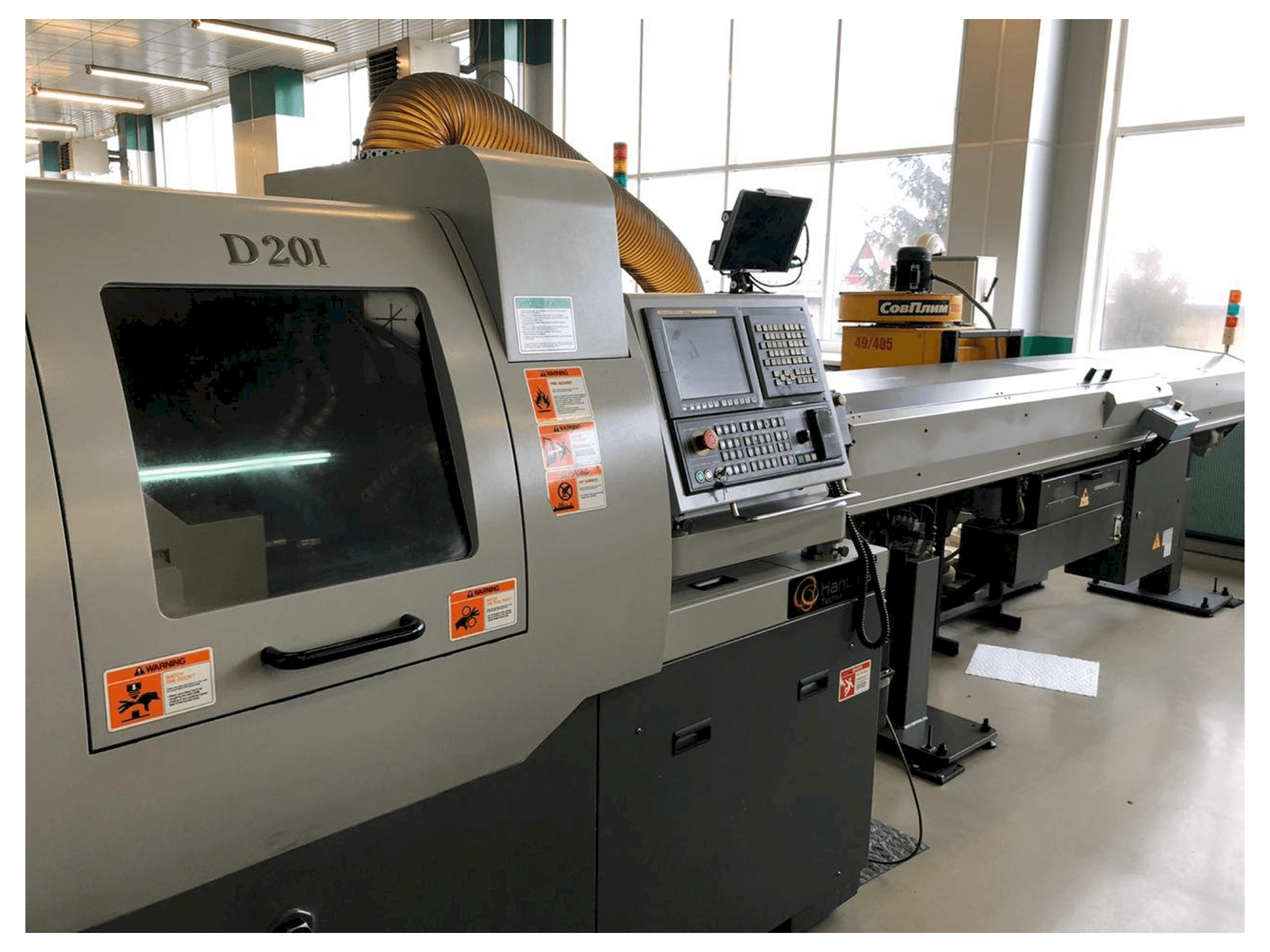 Makine Hanwha XD20M - Önden görünüm