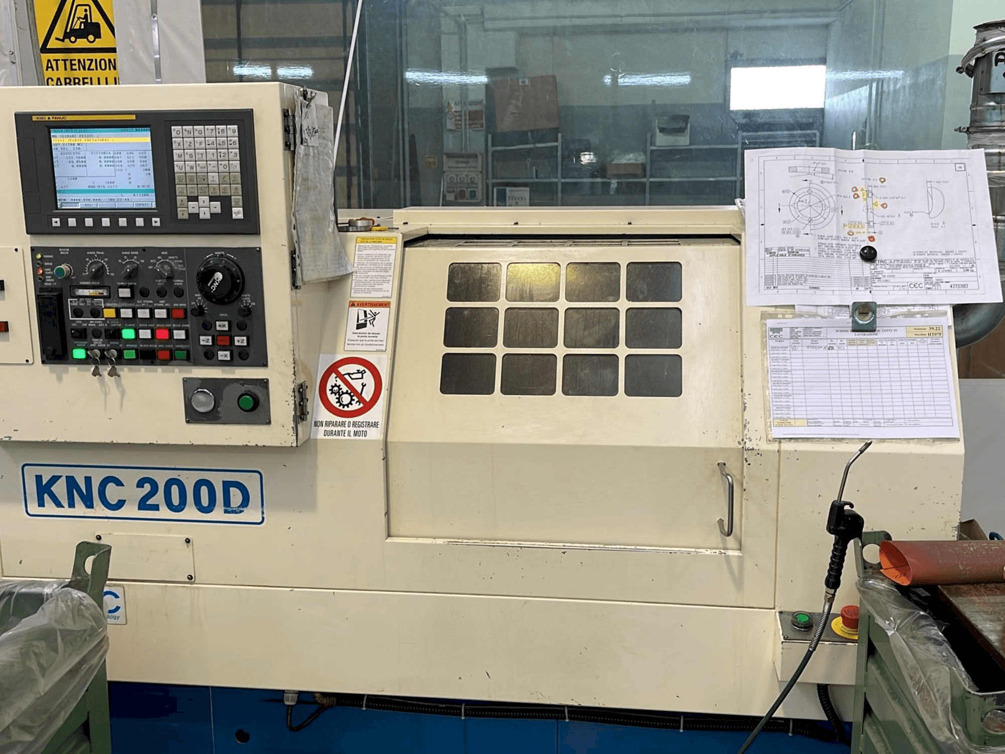 Makine Kitamura KNC 200D - Önden görünüm