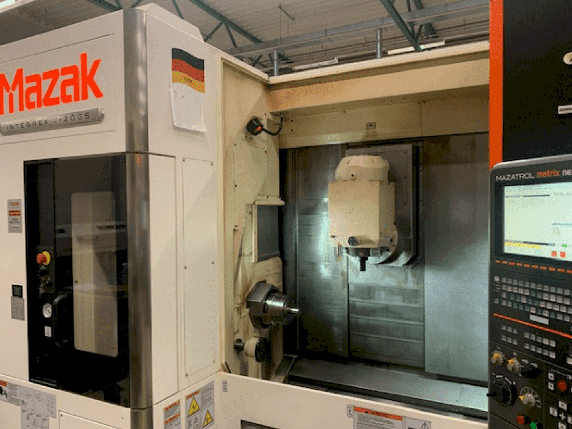 Makine Mazak INTEGREX J-200 S - Önden görünüm