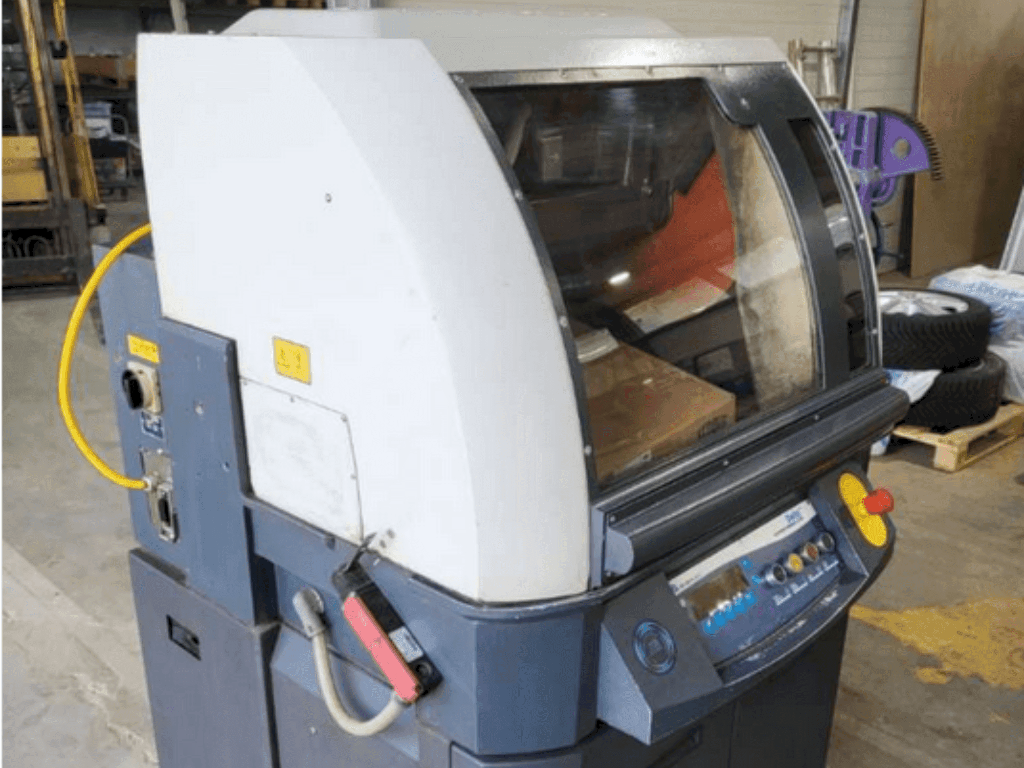 Makine Buehler Large Delta Automatic Chop Cutter 10-1317-400 - Önden görünüm