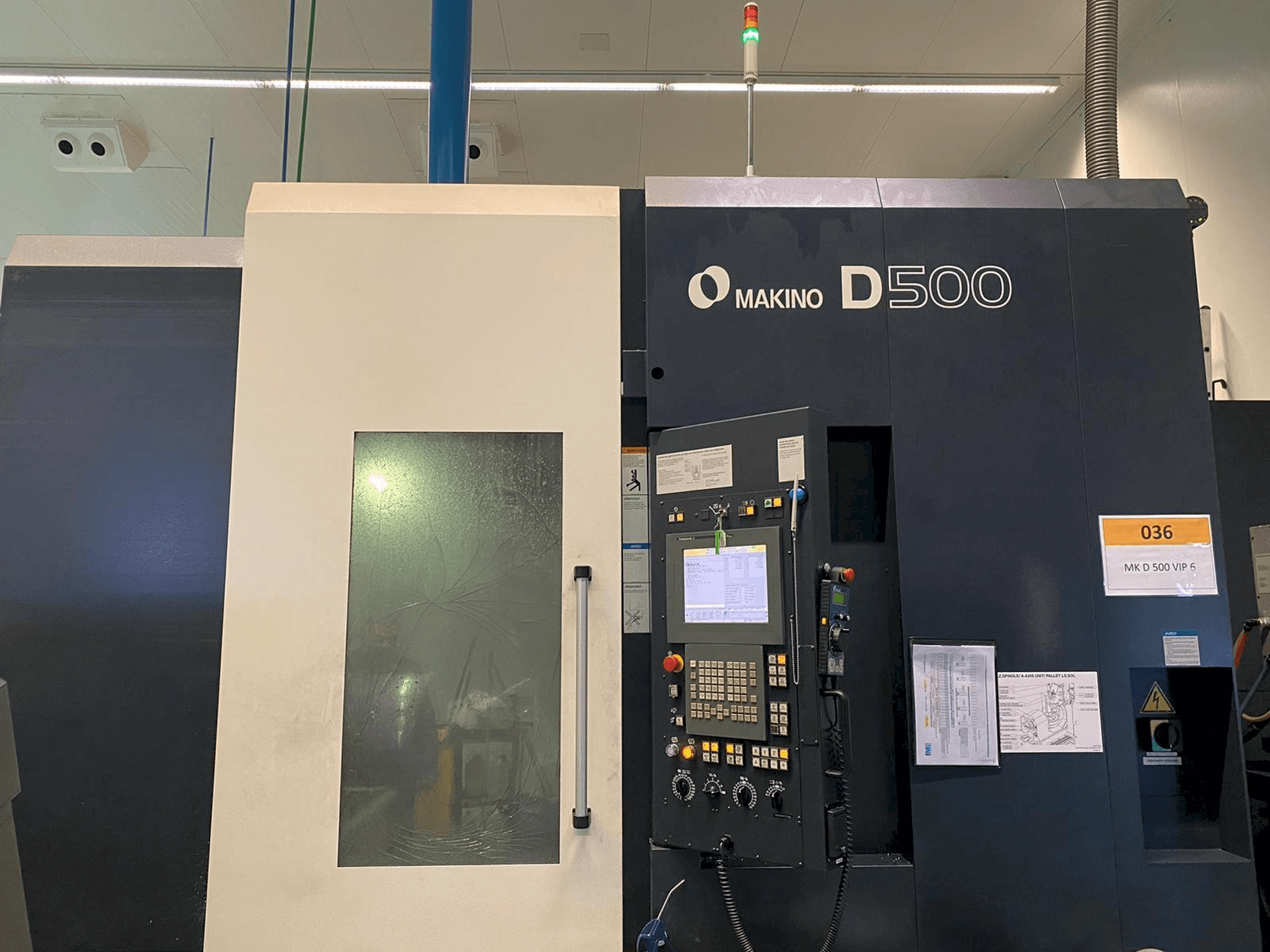Makine Makino D500 - Önden görünüm