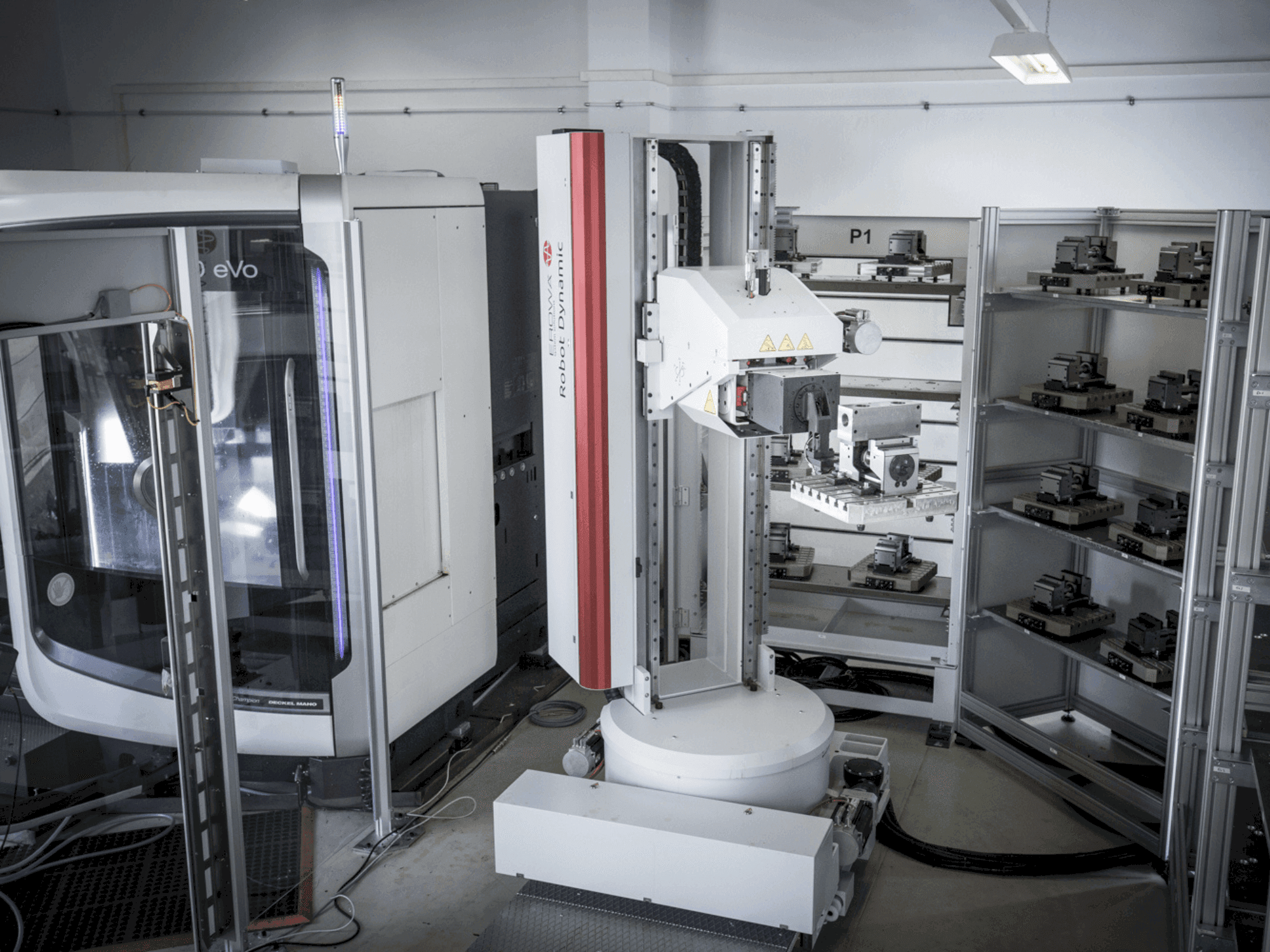 Makine DMG MORI DMU 60 EVO - Önden görünüm