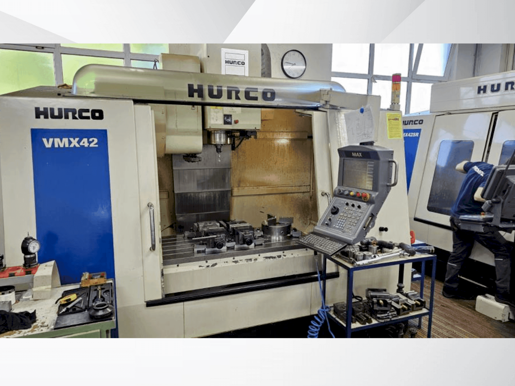 Makine Hurco VMX42 - Önden görünüm