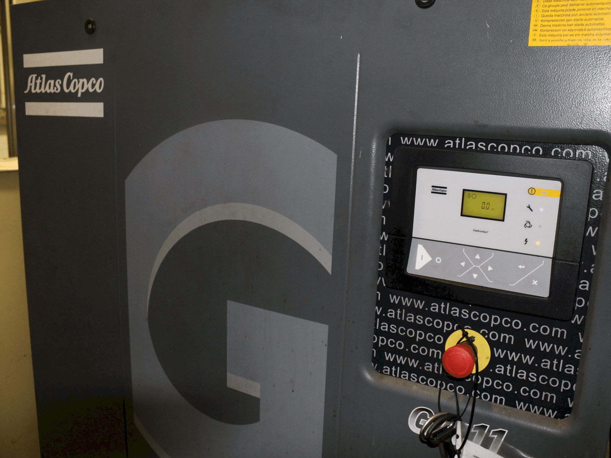 Makine Atlas Copco GA11 - Önden görünüm