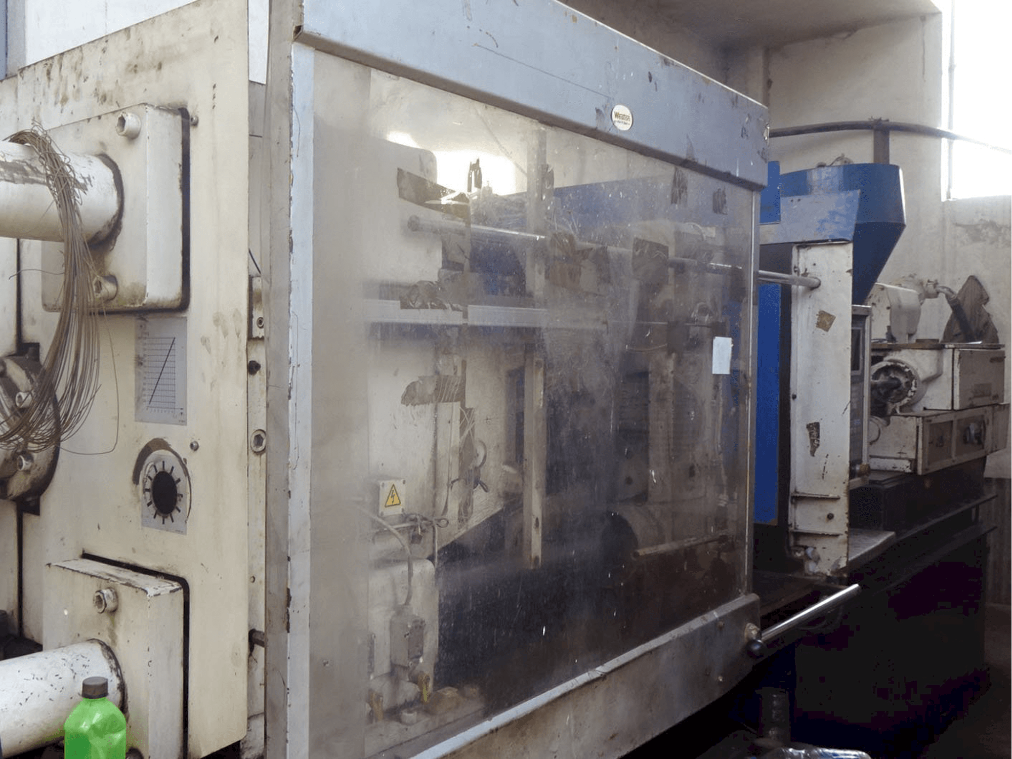 Makine DEMAG - Sol görünüm D240-1990 NC III