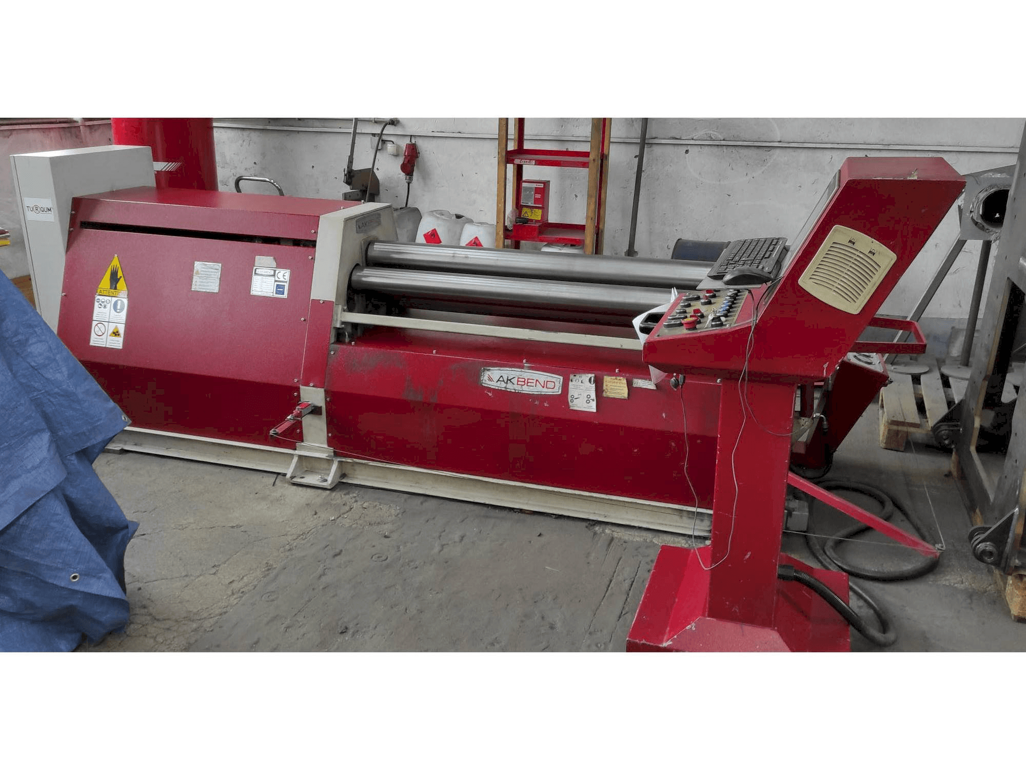 Makine AKBEND AHS 15/4-6 - Önden görünüm