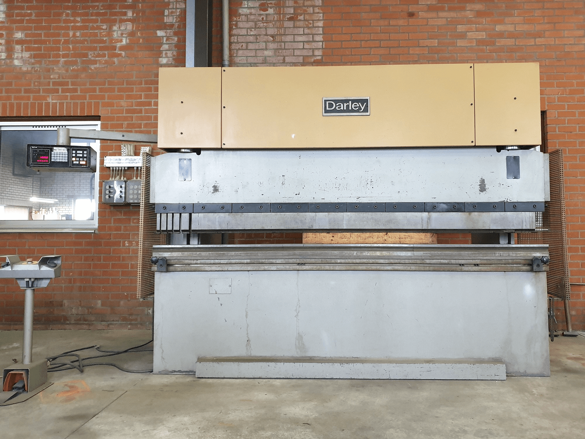 Makine Darley - Önden görünüm EHP 110 31/25