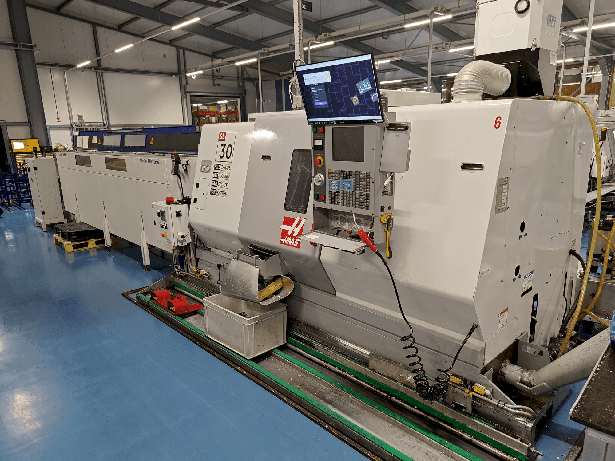 Makine HAAS SL-30TCE (2004) - Önden görünüm