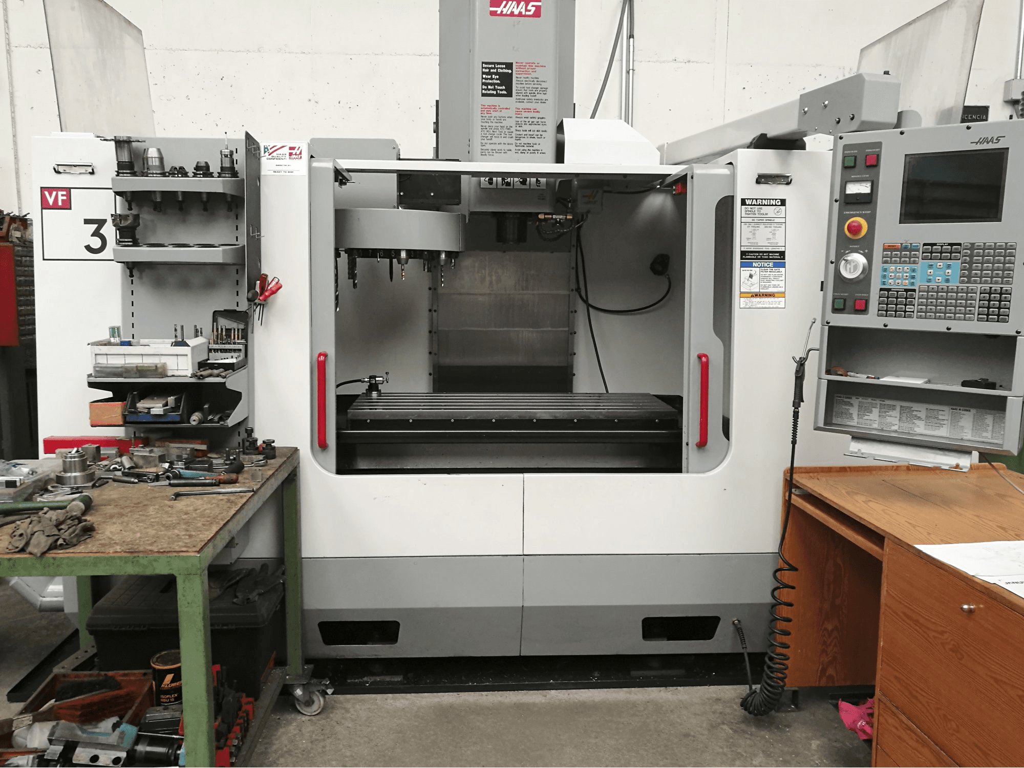 Makine HAAS - Sol görünüm VF-3BHE