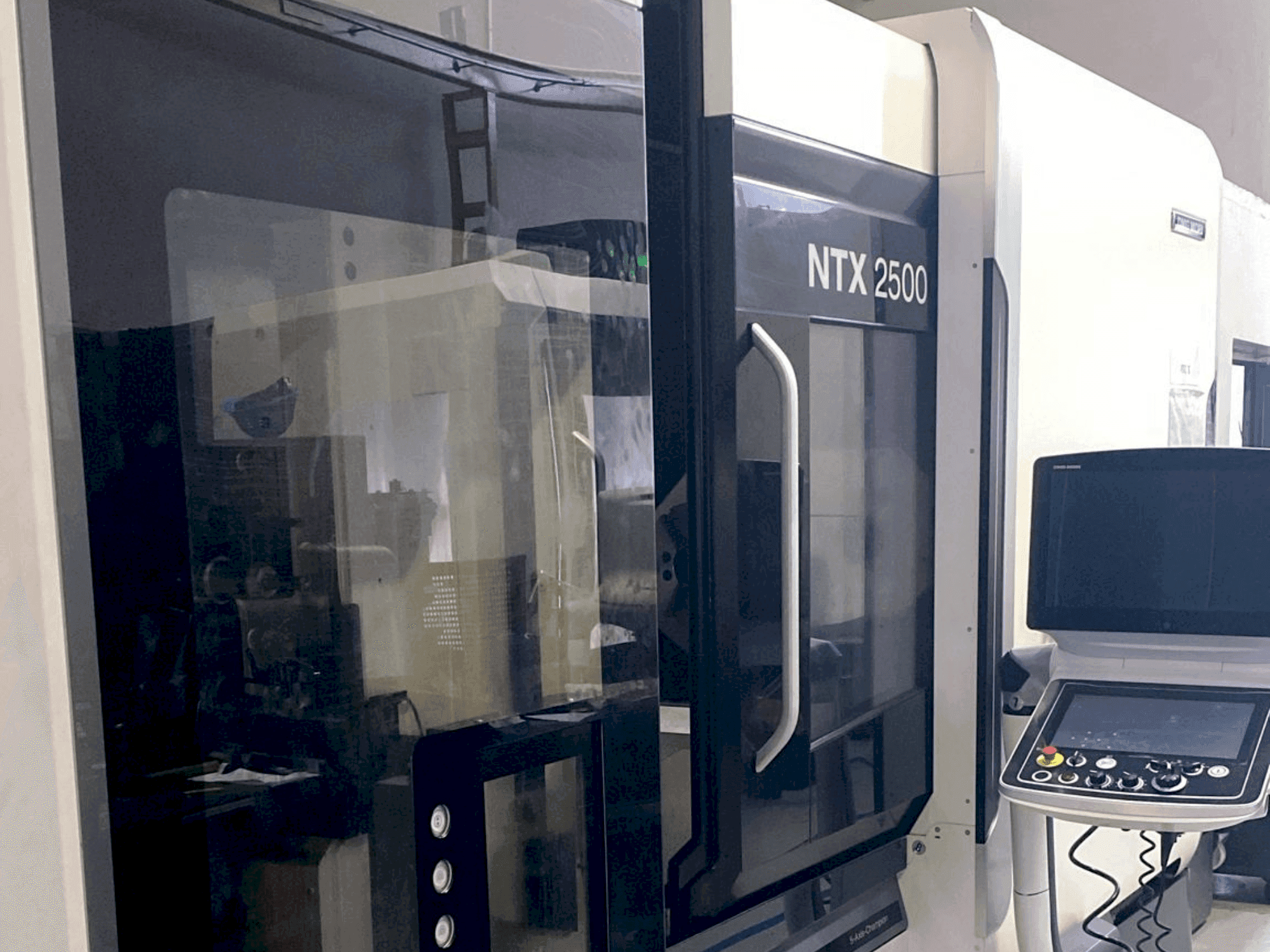 Makine DMG MORI NTX2500 / 1500 - Önden görünüm