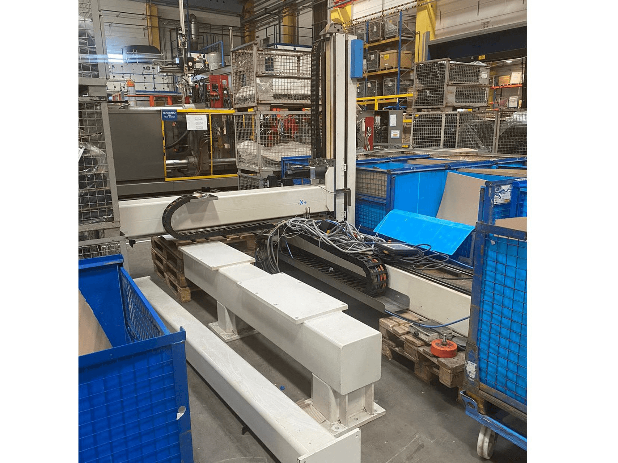 Makine Krauss Maffei LRX-S 500 - Önden görünüm