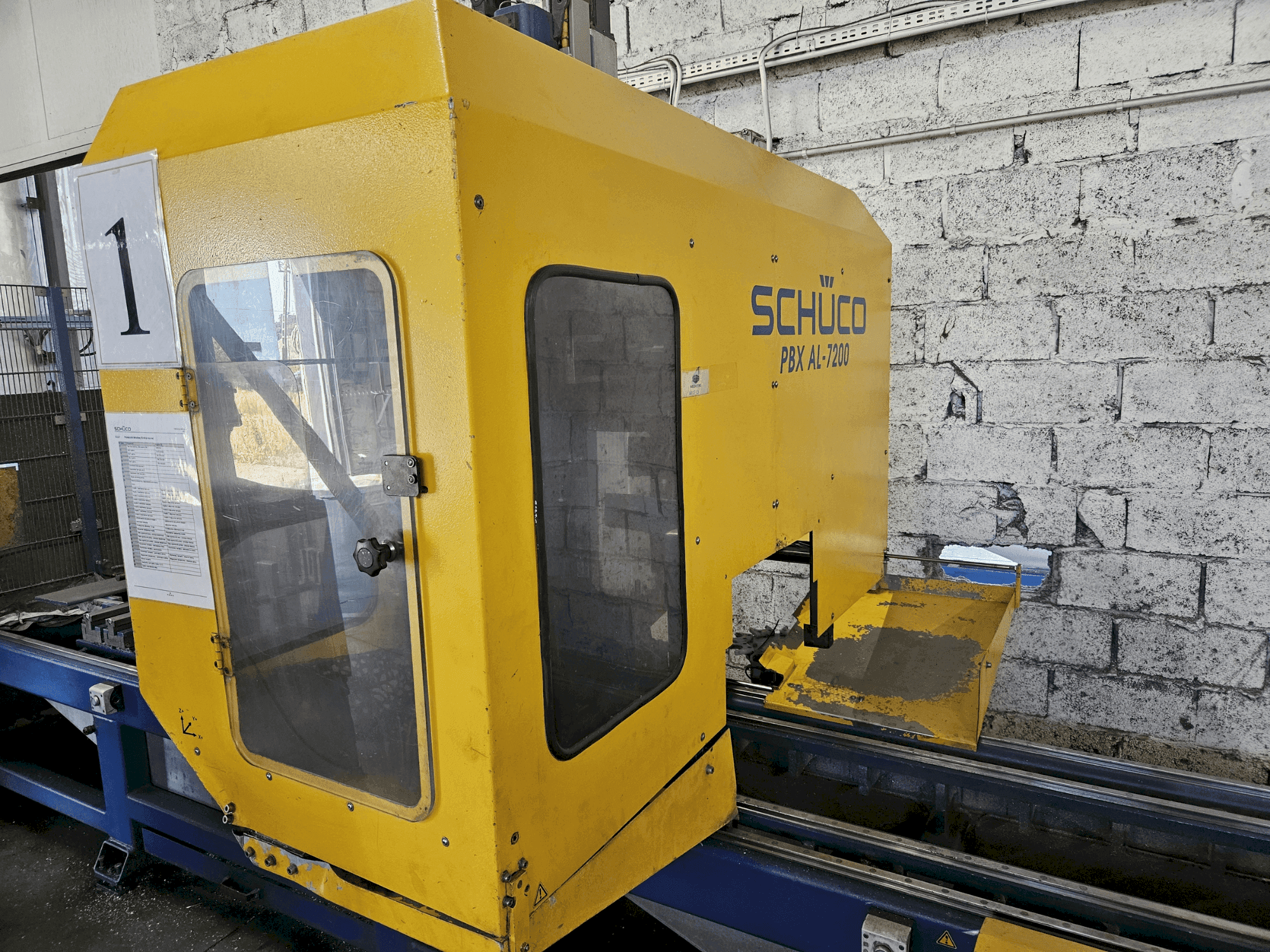 Makine SCHÜCO PBX AL-7200 - Önden görünüm